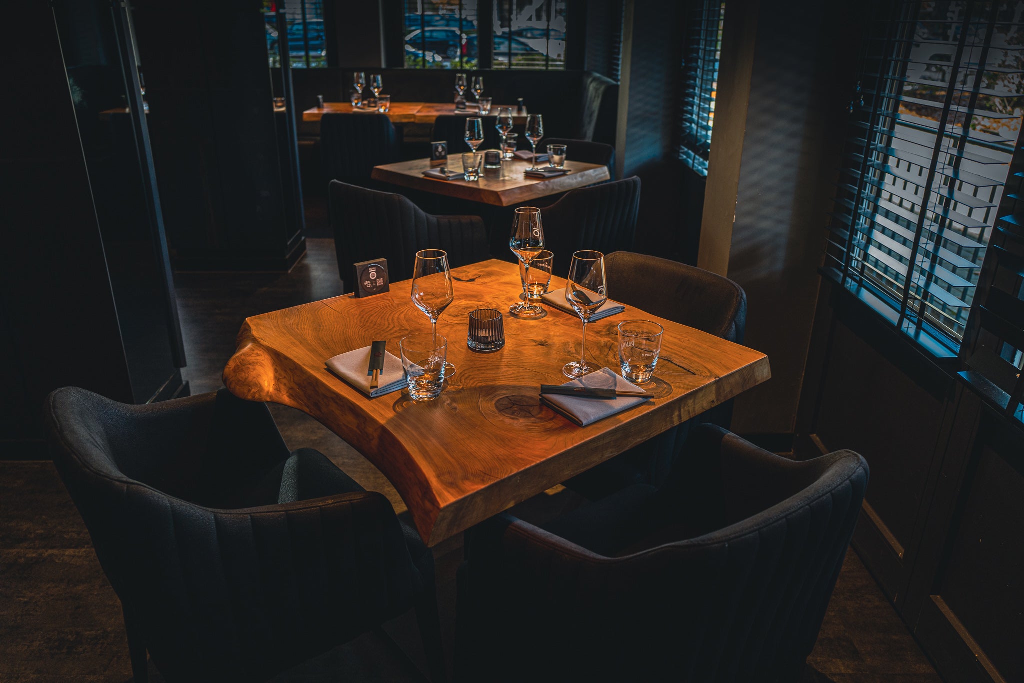 Bistrotisch nach Maß aus Massivholz