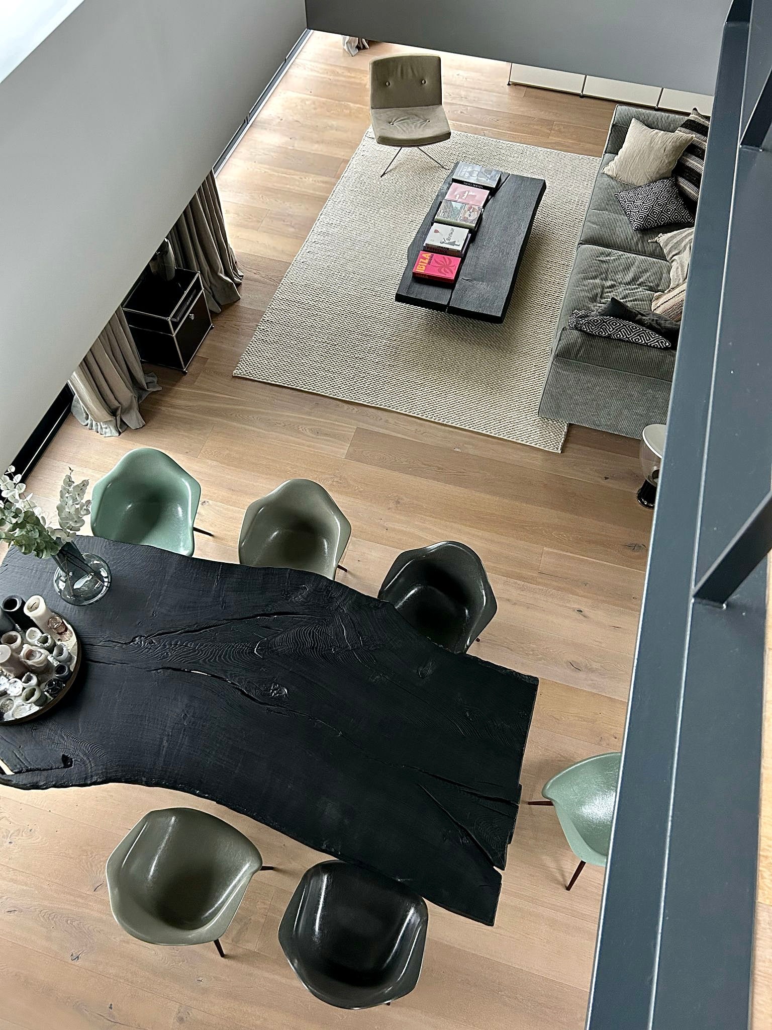 Couchtisch schwarz Massivholz | Wohnzimmertisch schwarz 