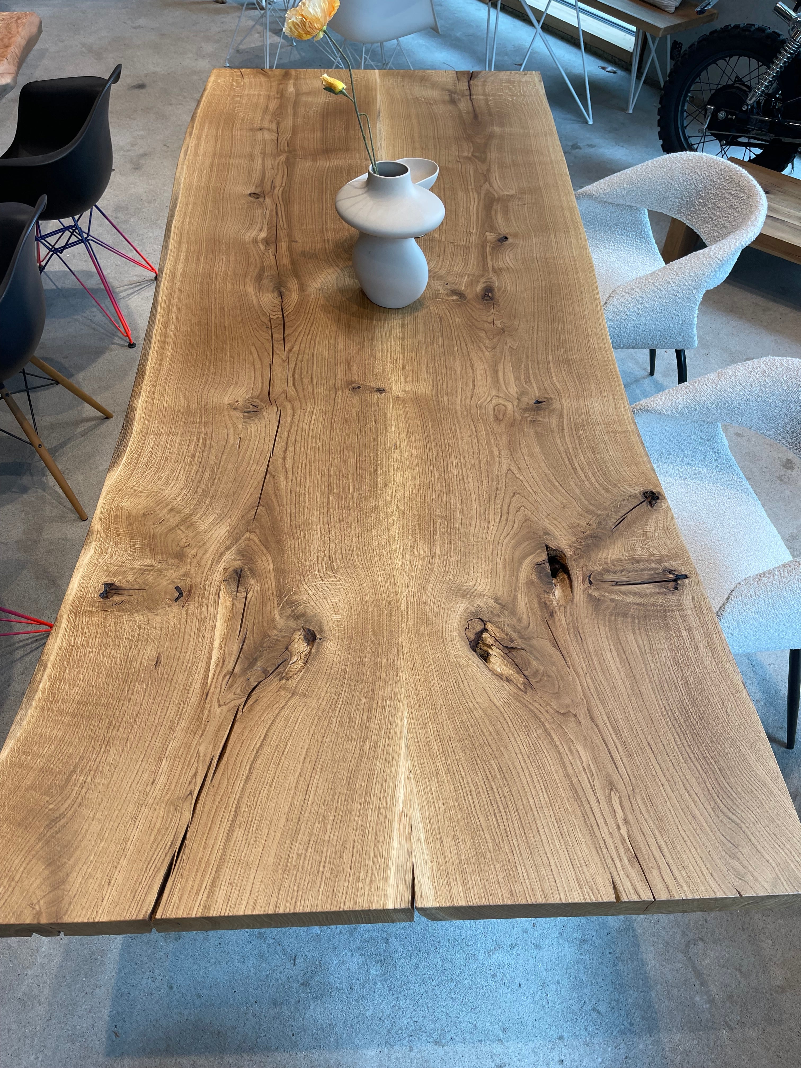 Esstisch Eichenholz | Massivholztisch Eiche mit Baumkante