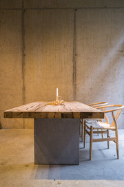 Massivholztisch Holz und Beton | Esstisch nach Maß | Designtisch 