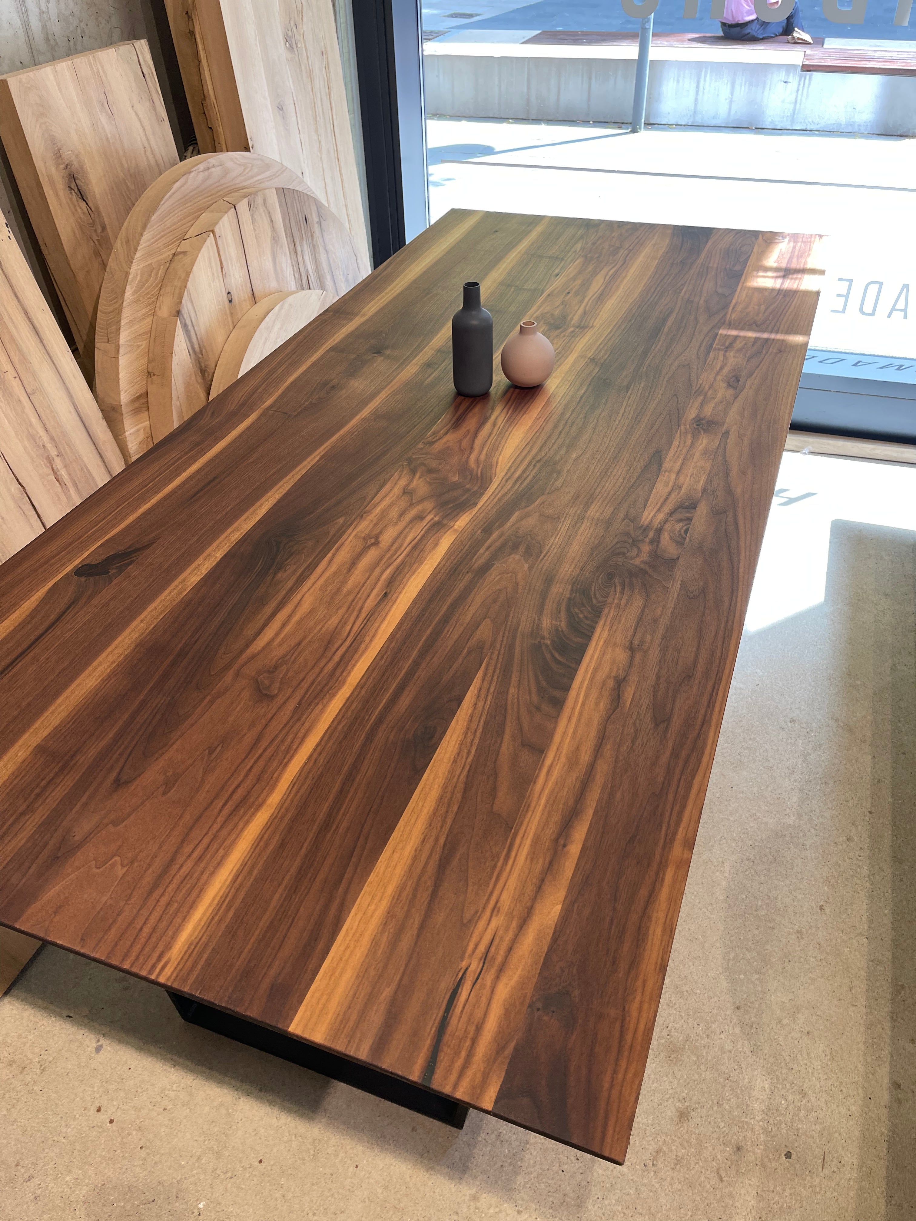 Esstisch Schweizer Kante Nussbaum