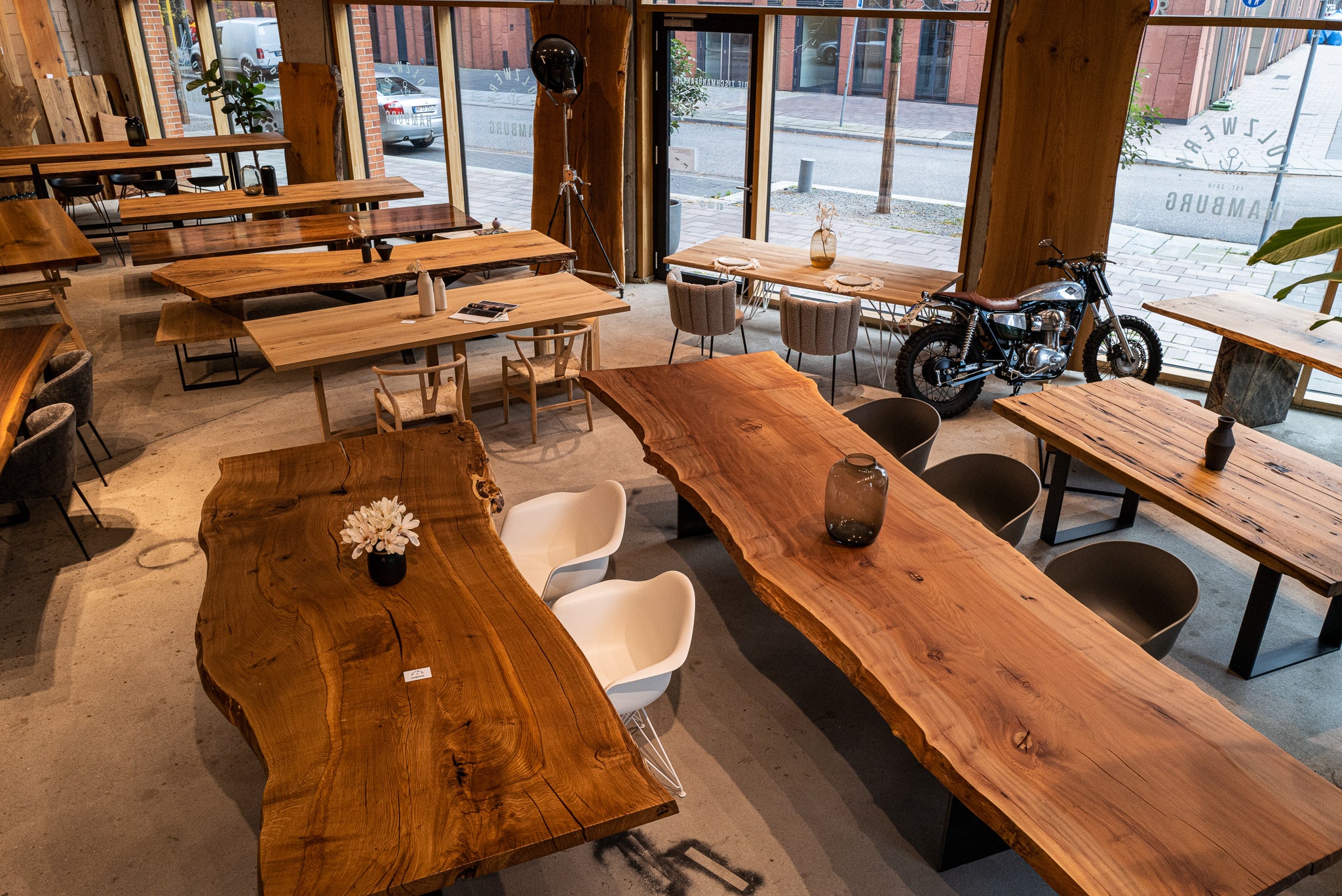 Massivholztisch aus einem Stück | Besprechungstisch Massivholz