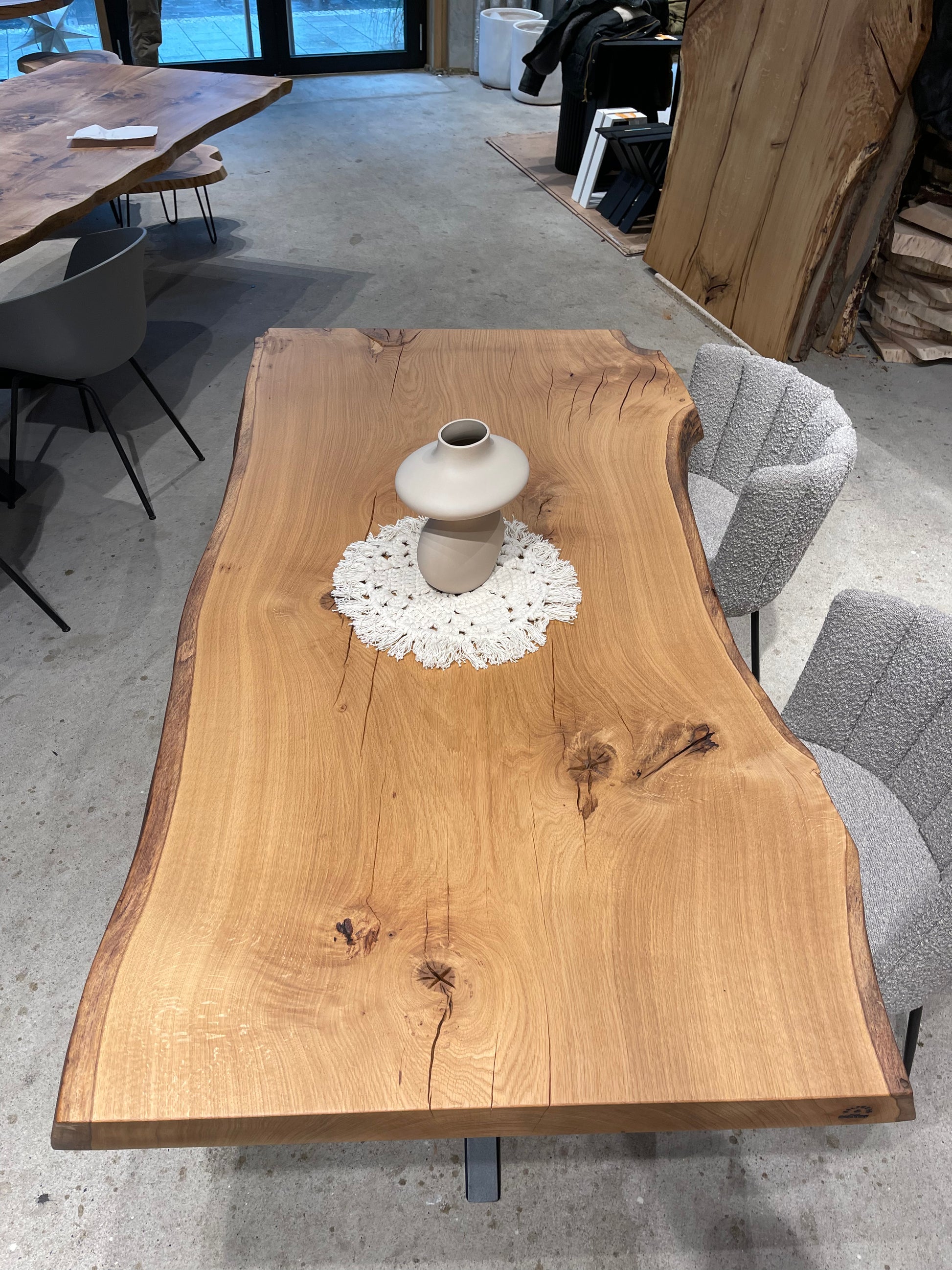 Baumtisch Eiche aus einem Stück 