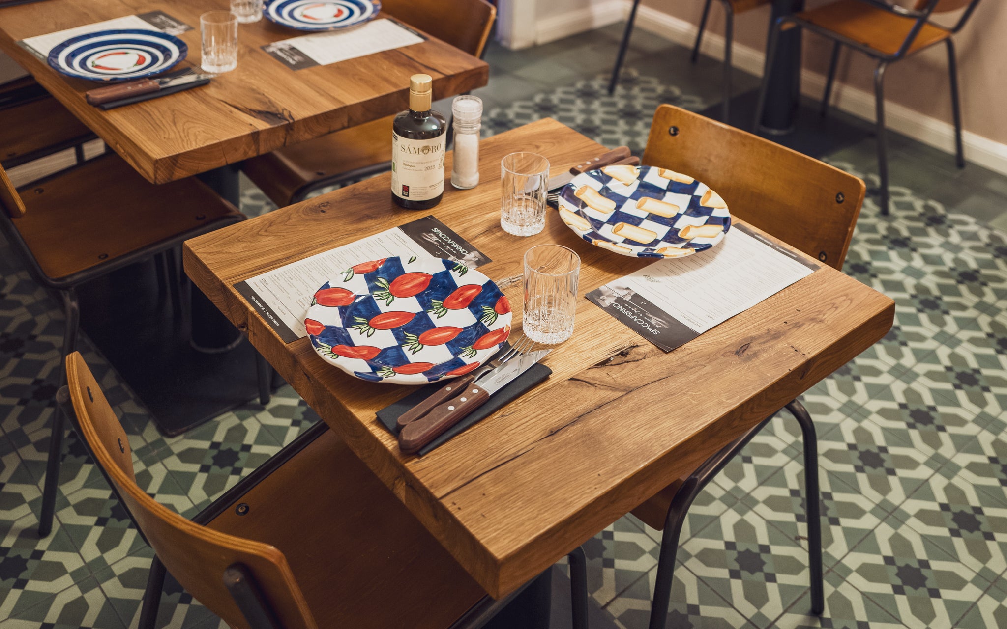 Bistrotisch aus Massivholz Eiche rustikal