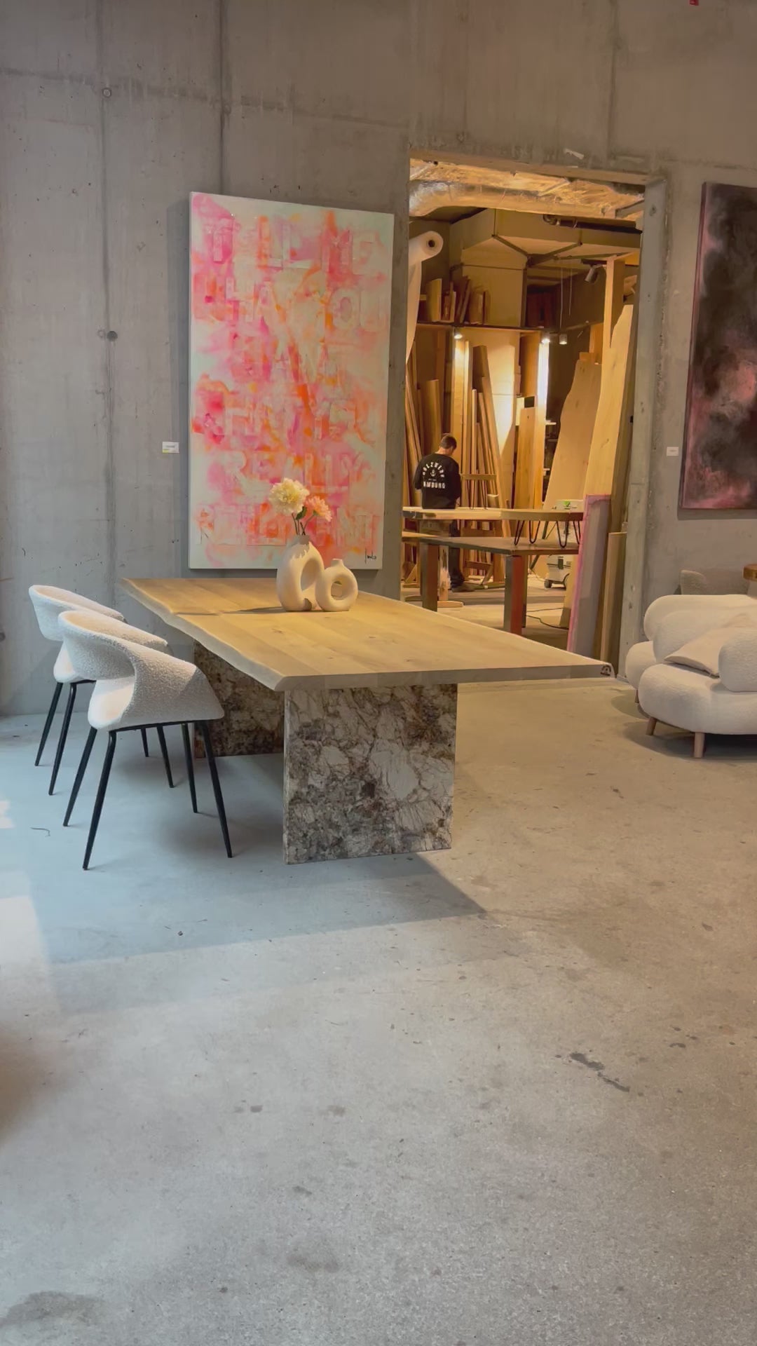 Video laden: Massivholztisch Eiche nach Maß | 300x100cm
