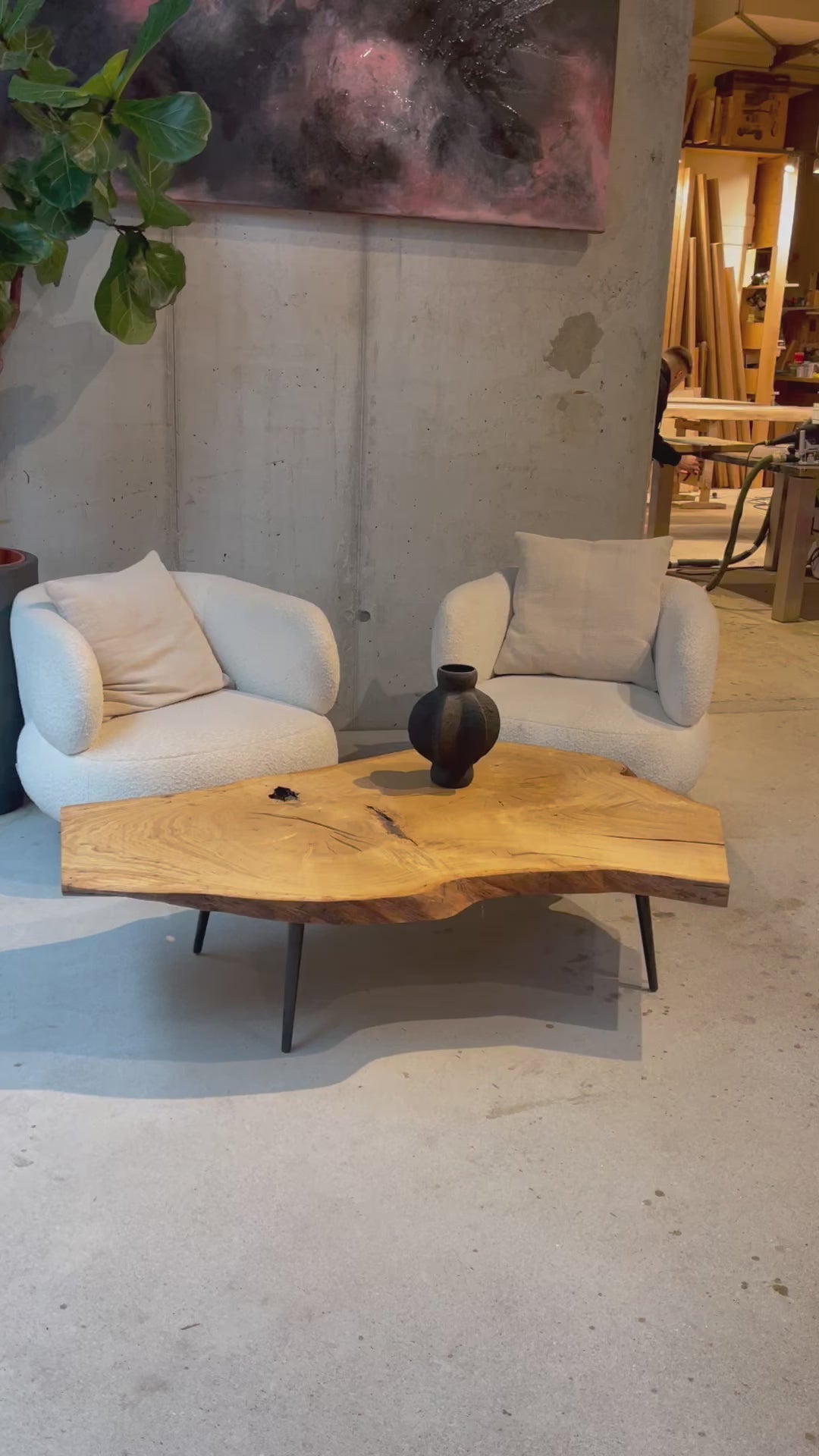 Video laden: Couchtisch Eiche aus einer Baumscheibe Massivholz
