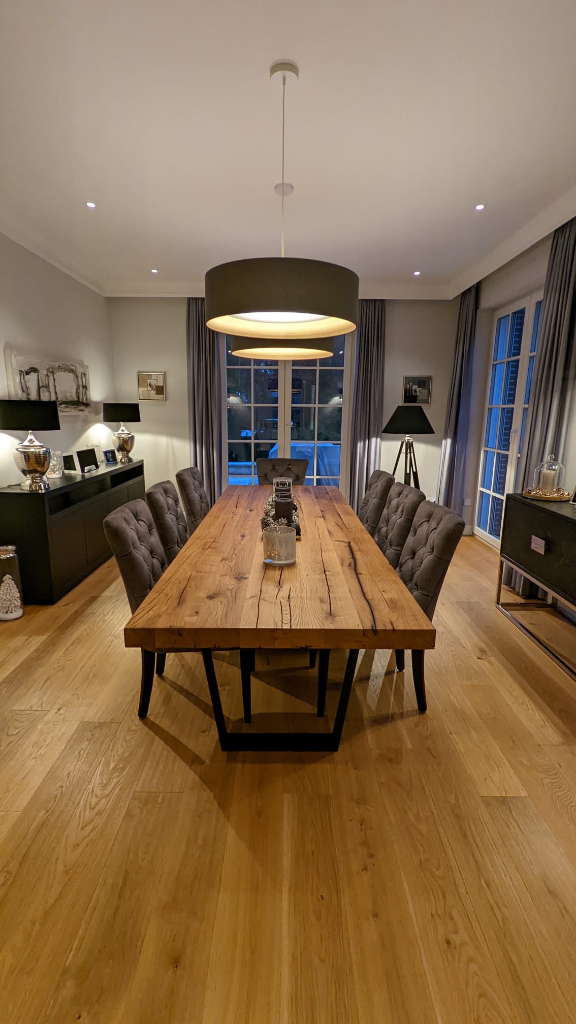 Massivholztafel aus Eiche Altholz | Holzwerk Hamburg