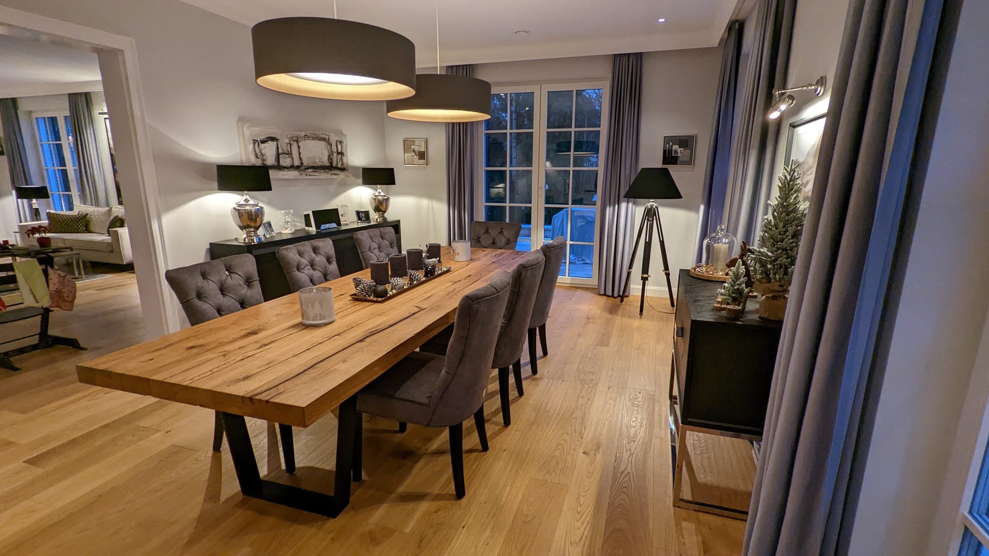 Massivholztafel aus Eiche Altholz | Holzwerk Hamburg