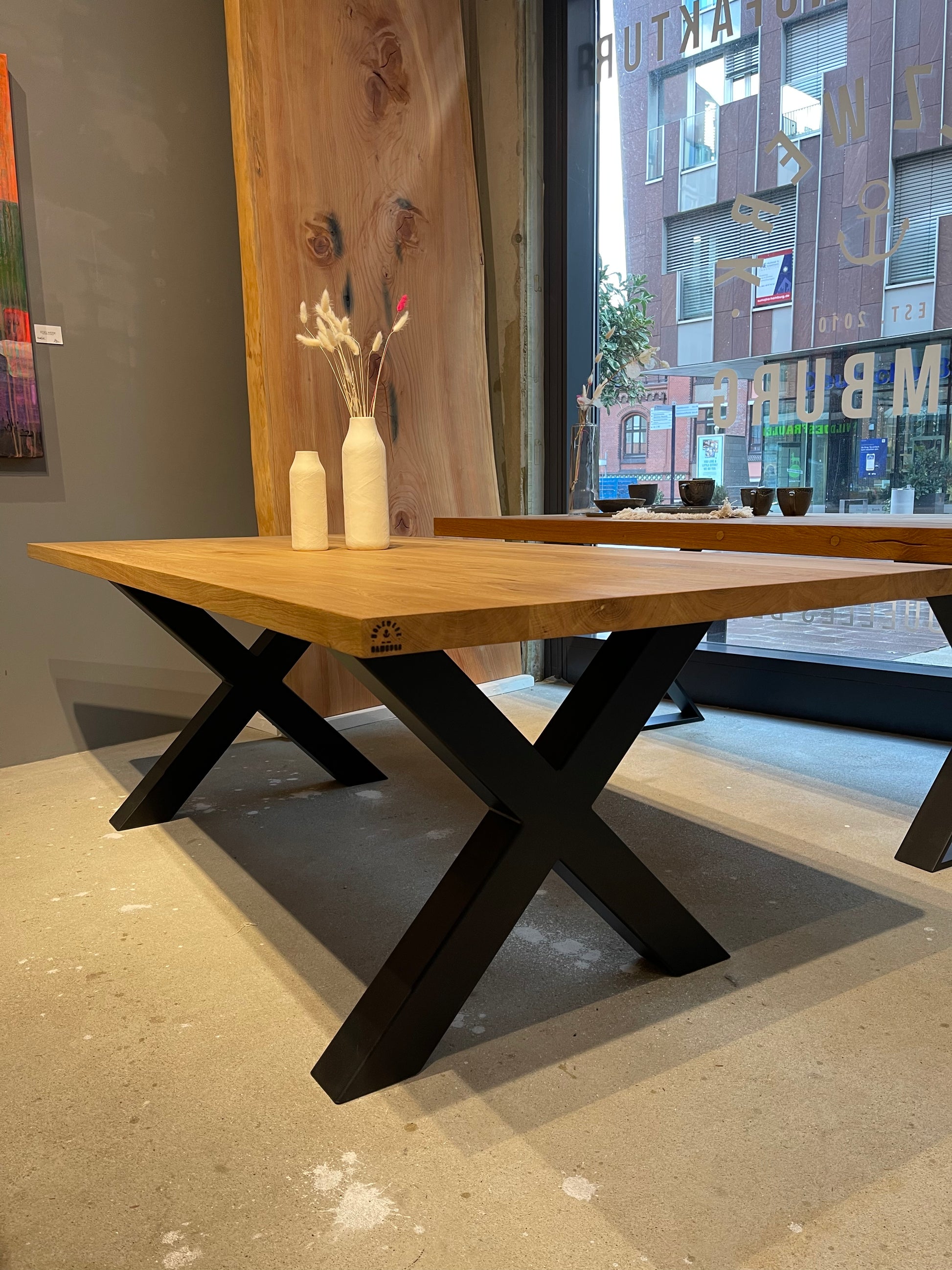 Klassischer Eichentisch | Robustes Stahlgestell | Holzwerk Hamburg