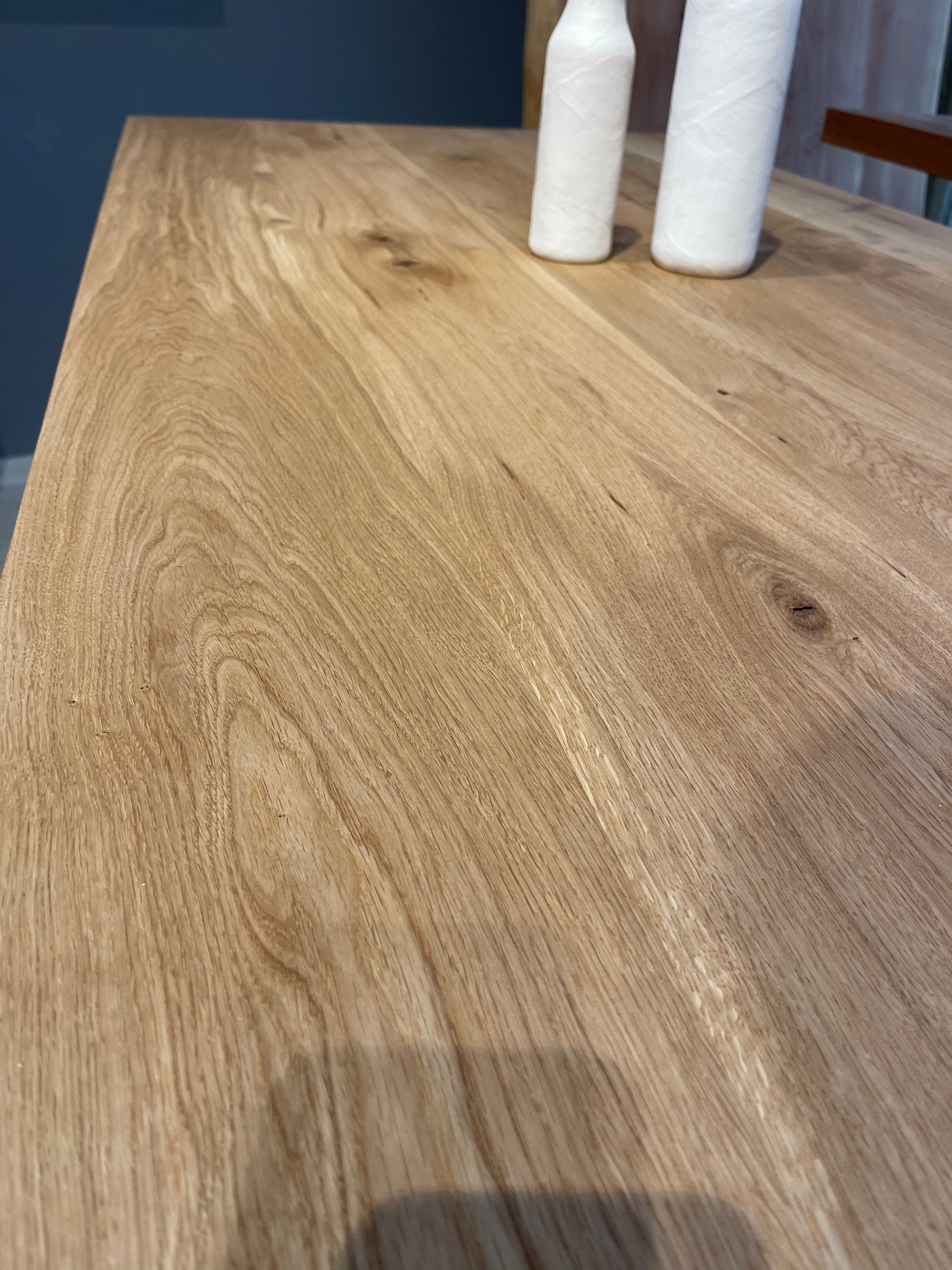 Klassischer Eichentisch | Robustes Stahlgestell | Holzwerk Hamburg