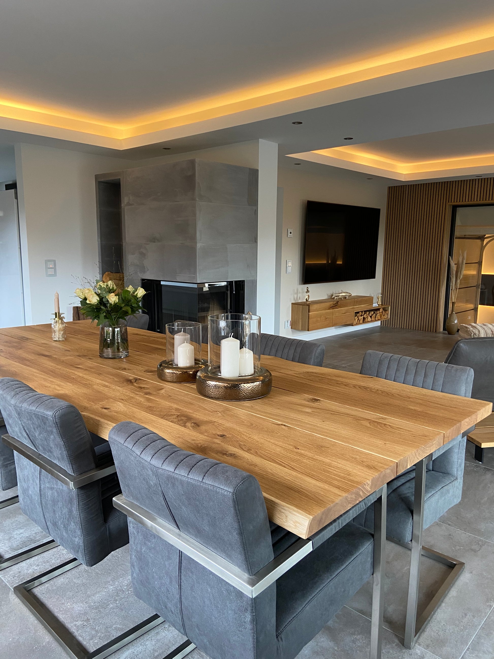 Massivholztisch nach Maß Eiche massiv Baumkante