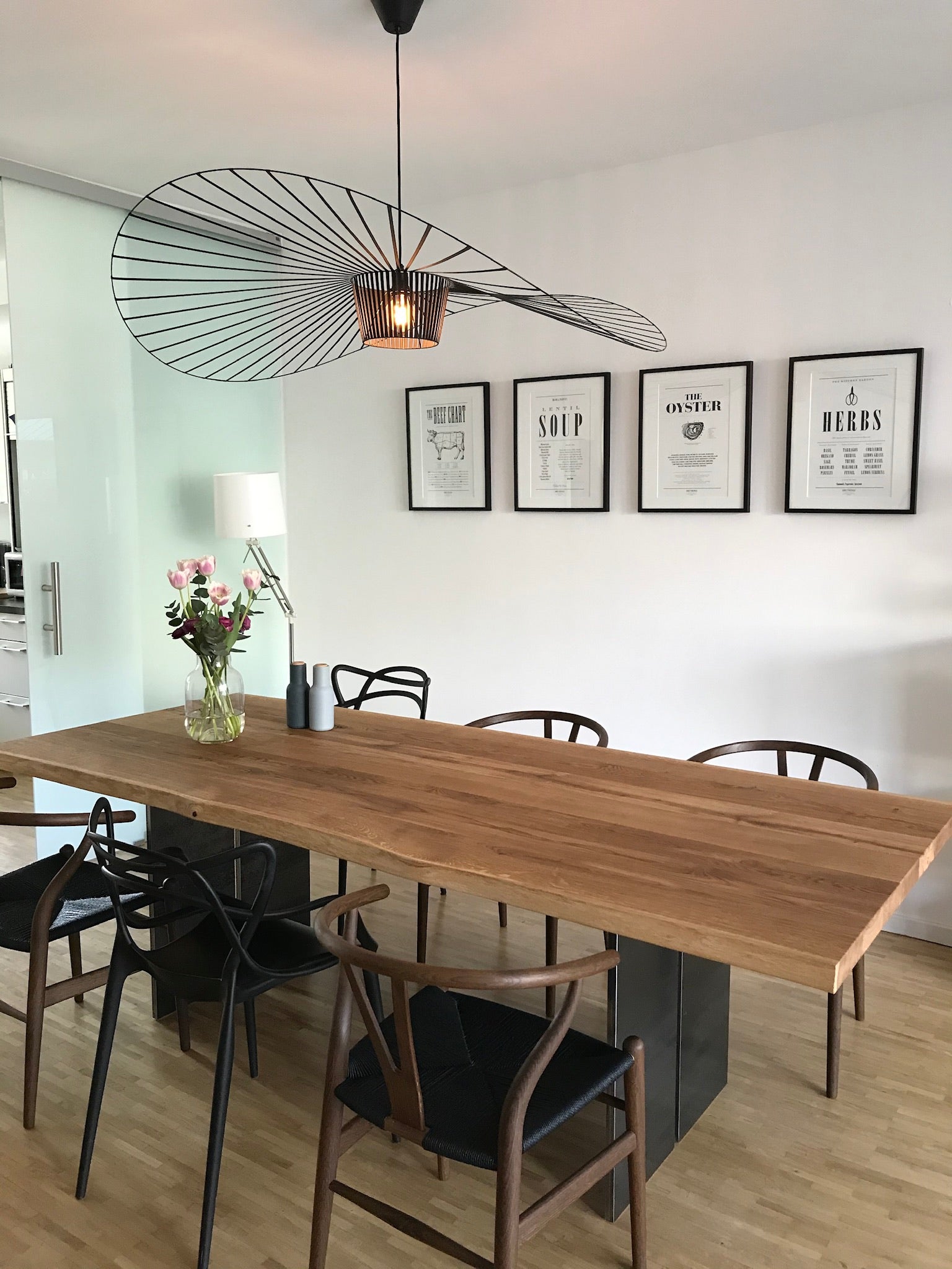 Holztisch Eichenholz mit Naturkante nach Maß mit Stahlgestell massiv