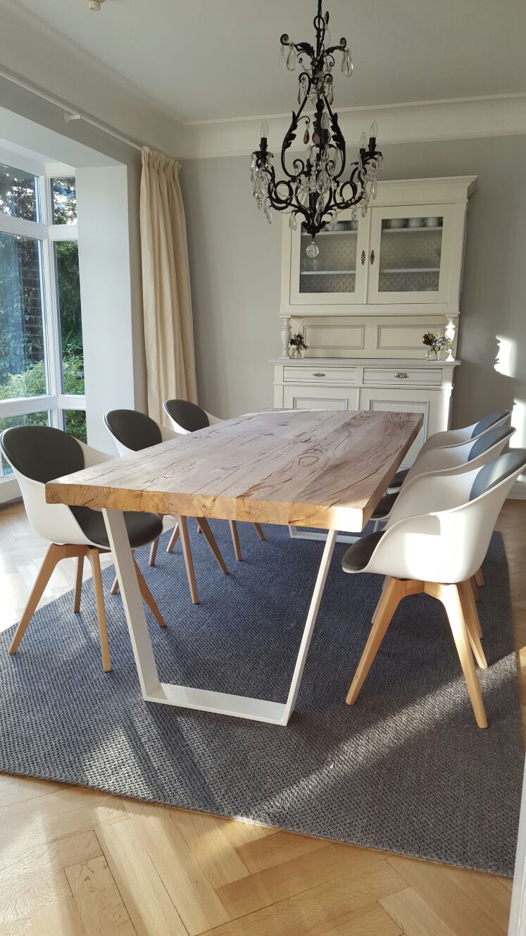 Heller Rustikaler Esstisch Eiche | Holzwerk Hamburg