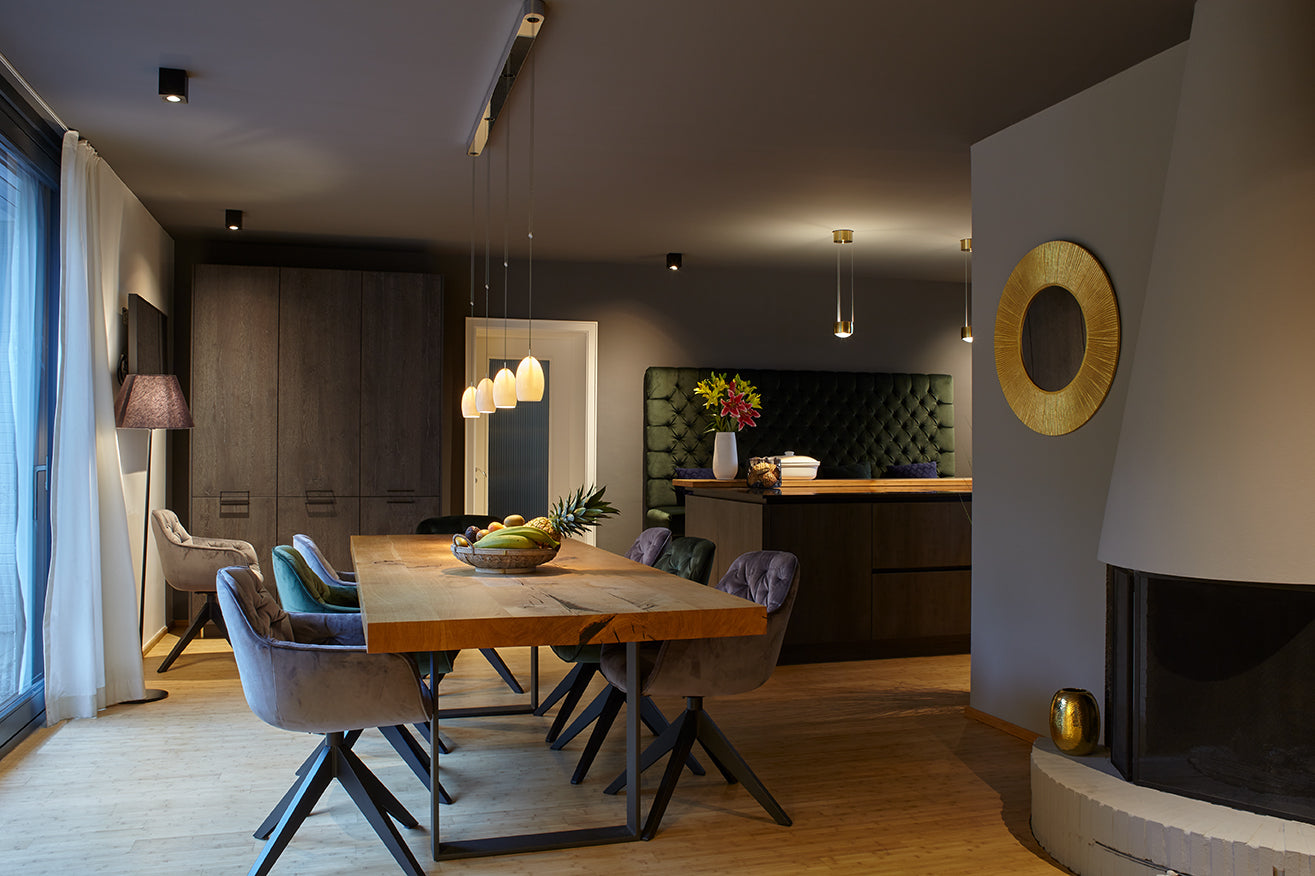 Massiver Holztisch aus Eiche Altholz | Holzwerk Hamburg