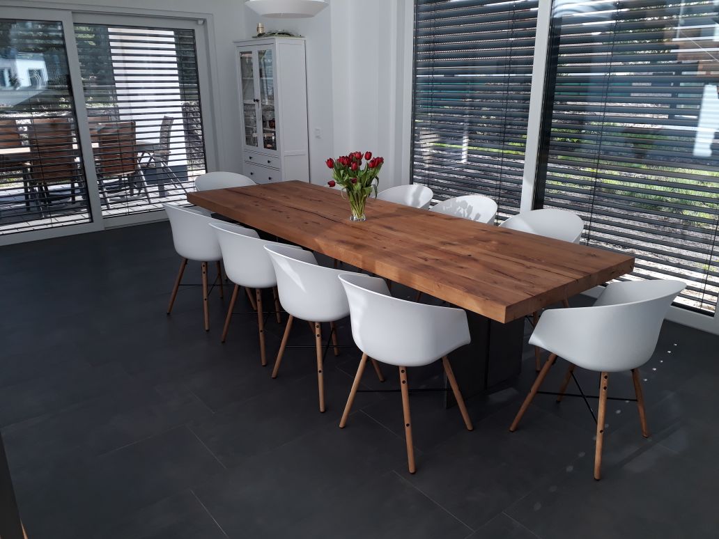 Besonderer Esstisch Massivholztisch nach Maß | Holzwerk Hamburg 