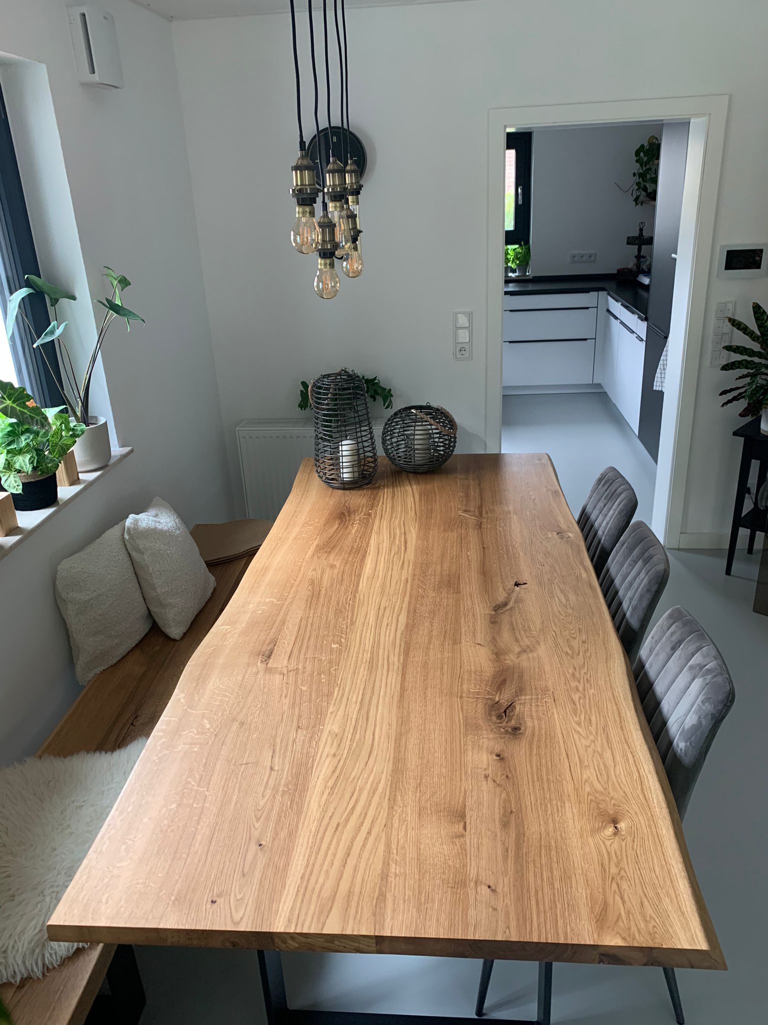 Eichentisch mit natürlicher Baumkante | Holzwerk Hamburg