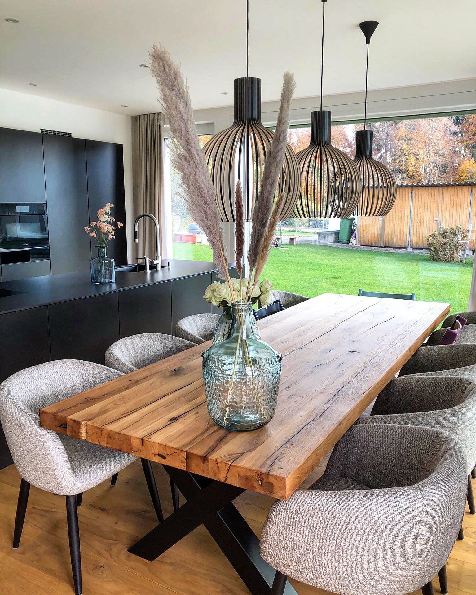 Rustikaler Esstisch mit Stahlgestell | Holzwerk Hamburg