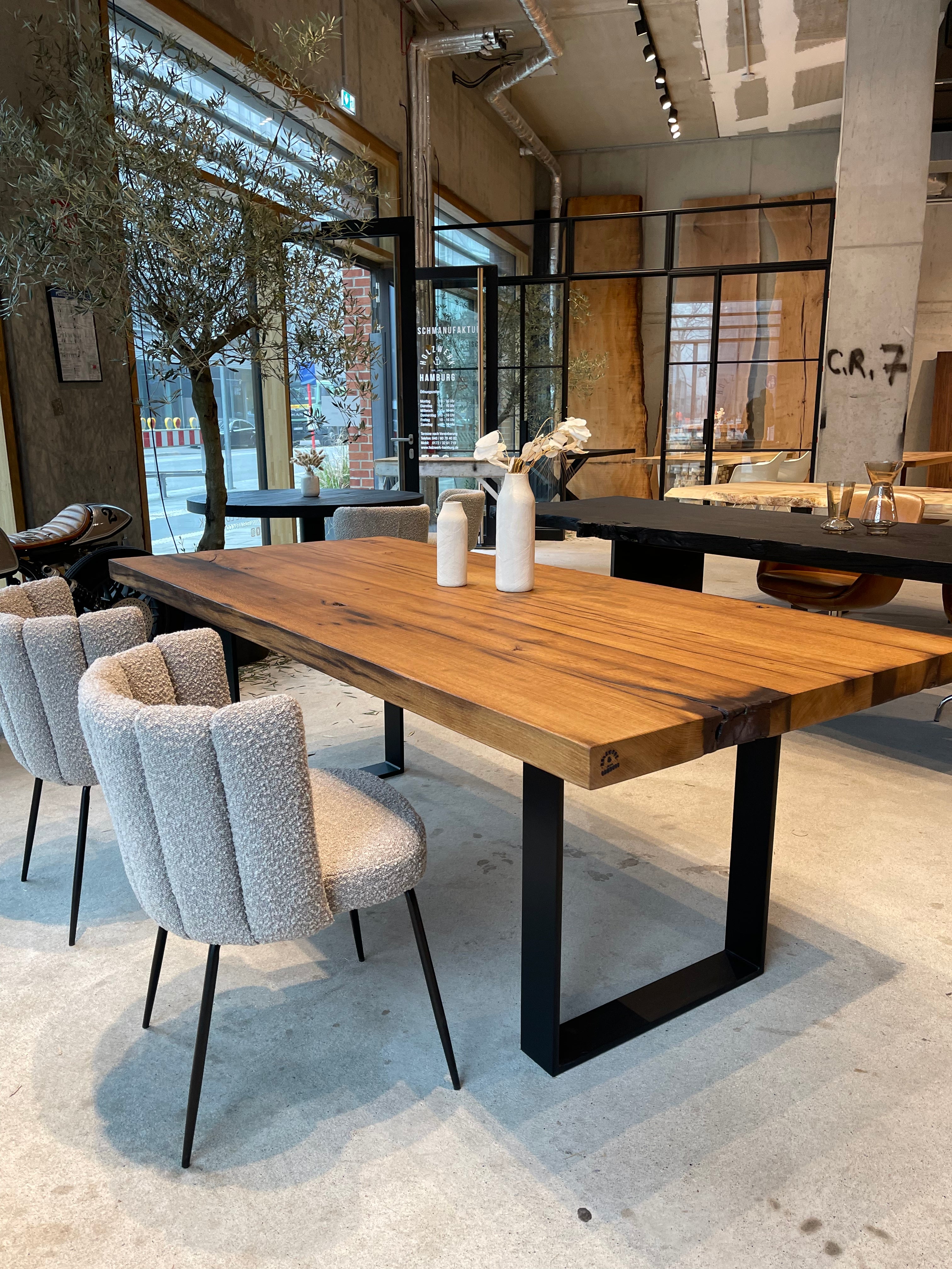 Holztisch aus Massivholz Eichenholz Altholz | Holzwerk Hamburg 