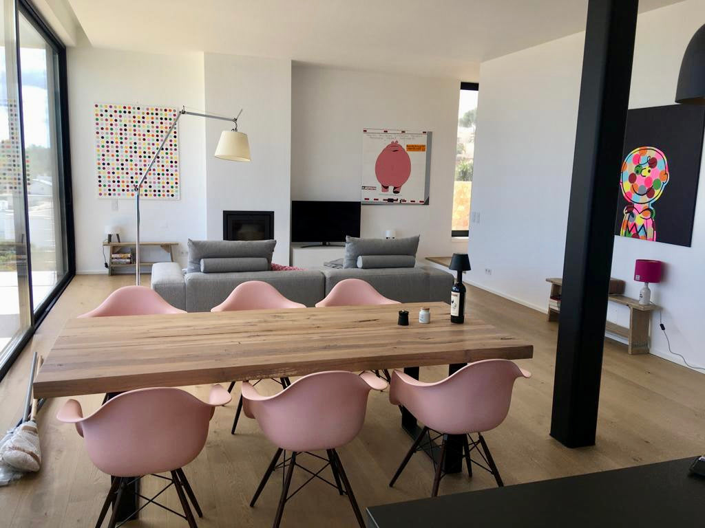 Massiver Esstisch auf Stahl-Gestell | Altholztisch aus Hamburg