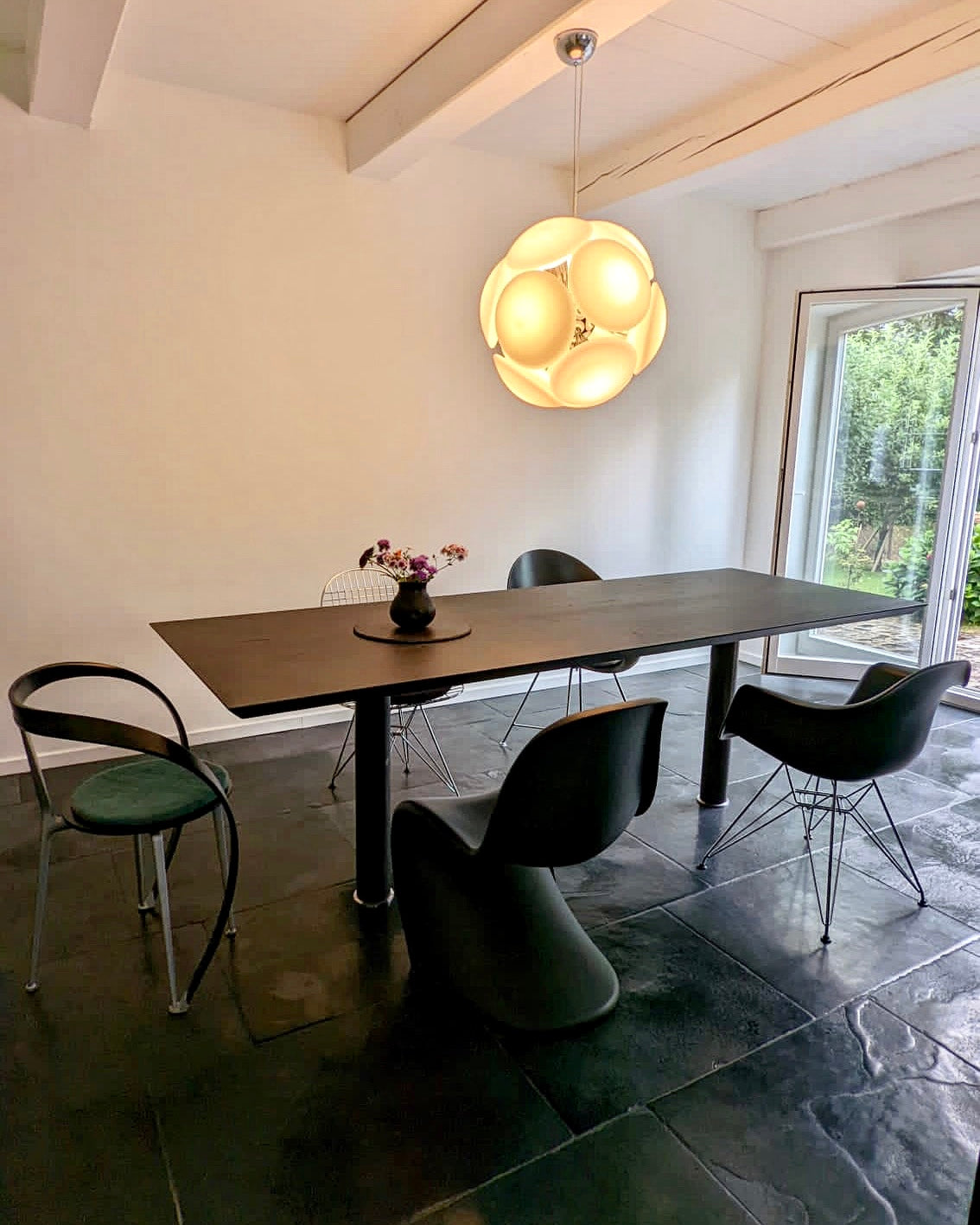 Moderner Design Tisch schwarz | Holzwerk Hamburg