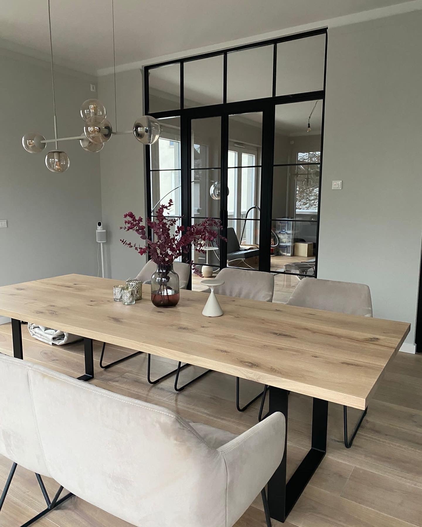 Heller Massivholztisch aus Eiche | Holzwerk Hamburg