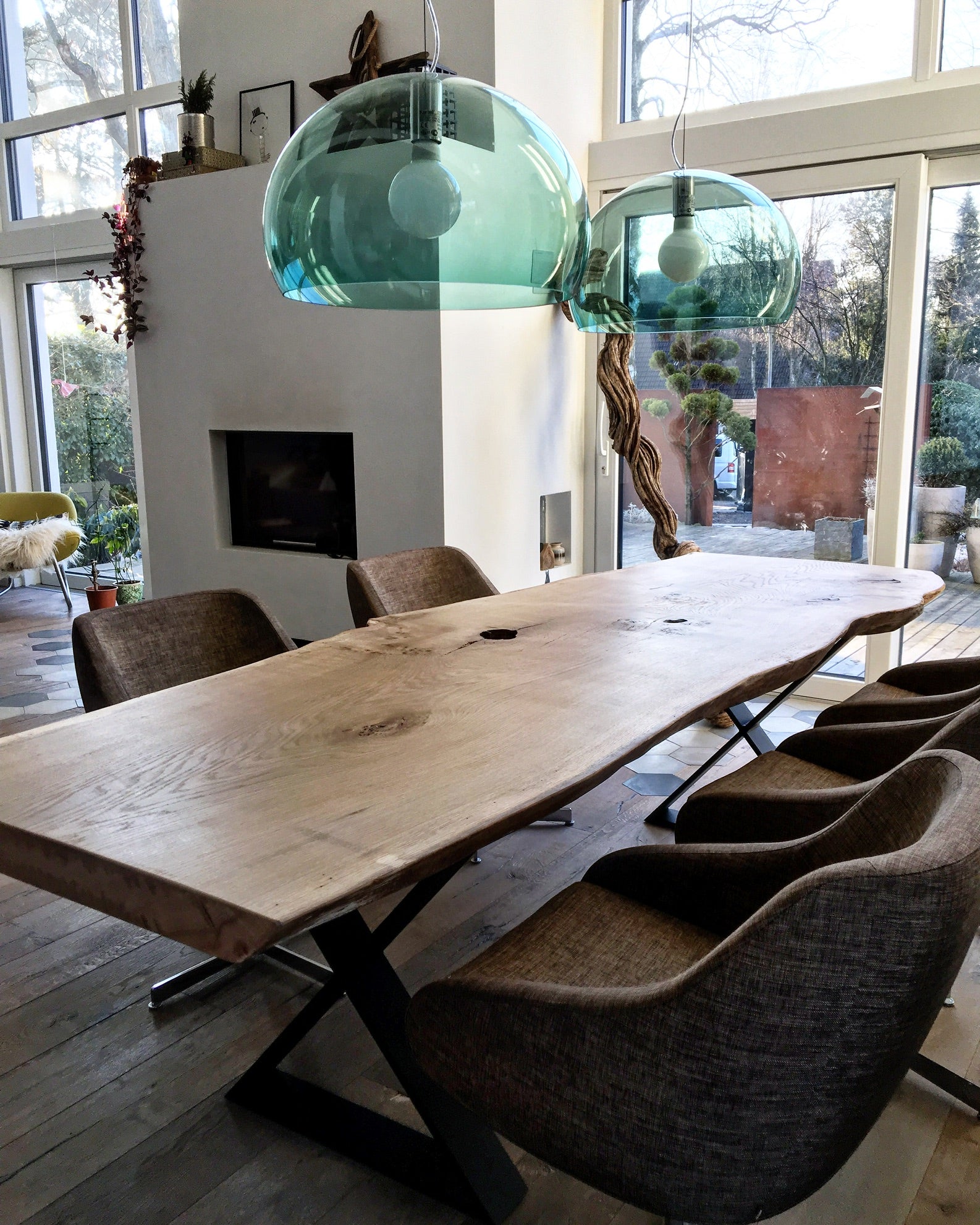 Holztisch aus Eichenholz | Holztisch kaufen in Hamburg 