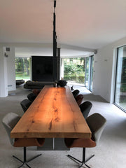 Altholztisch mit ruhiger Oberfläche | Holzwerk Hamburg