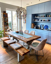 Esstisch aus Massivholz mit Beton Gestell | Holzwerk Hamburg 