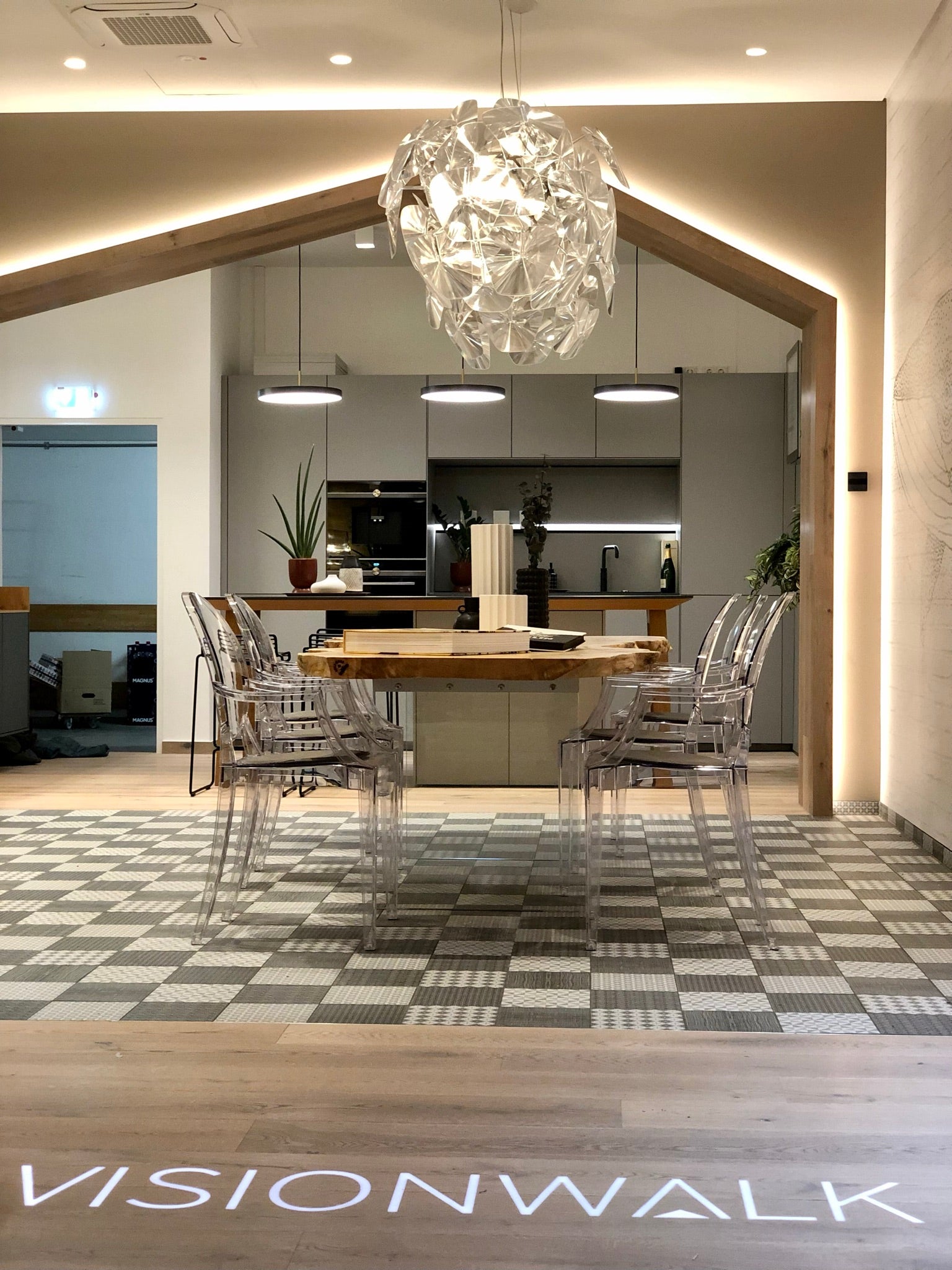 Massivholztisch Holzwerk Hamburg Tischgestell aus Glas in Wangenform 