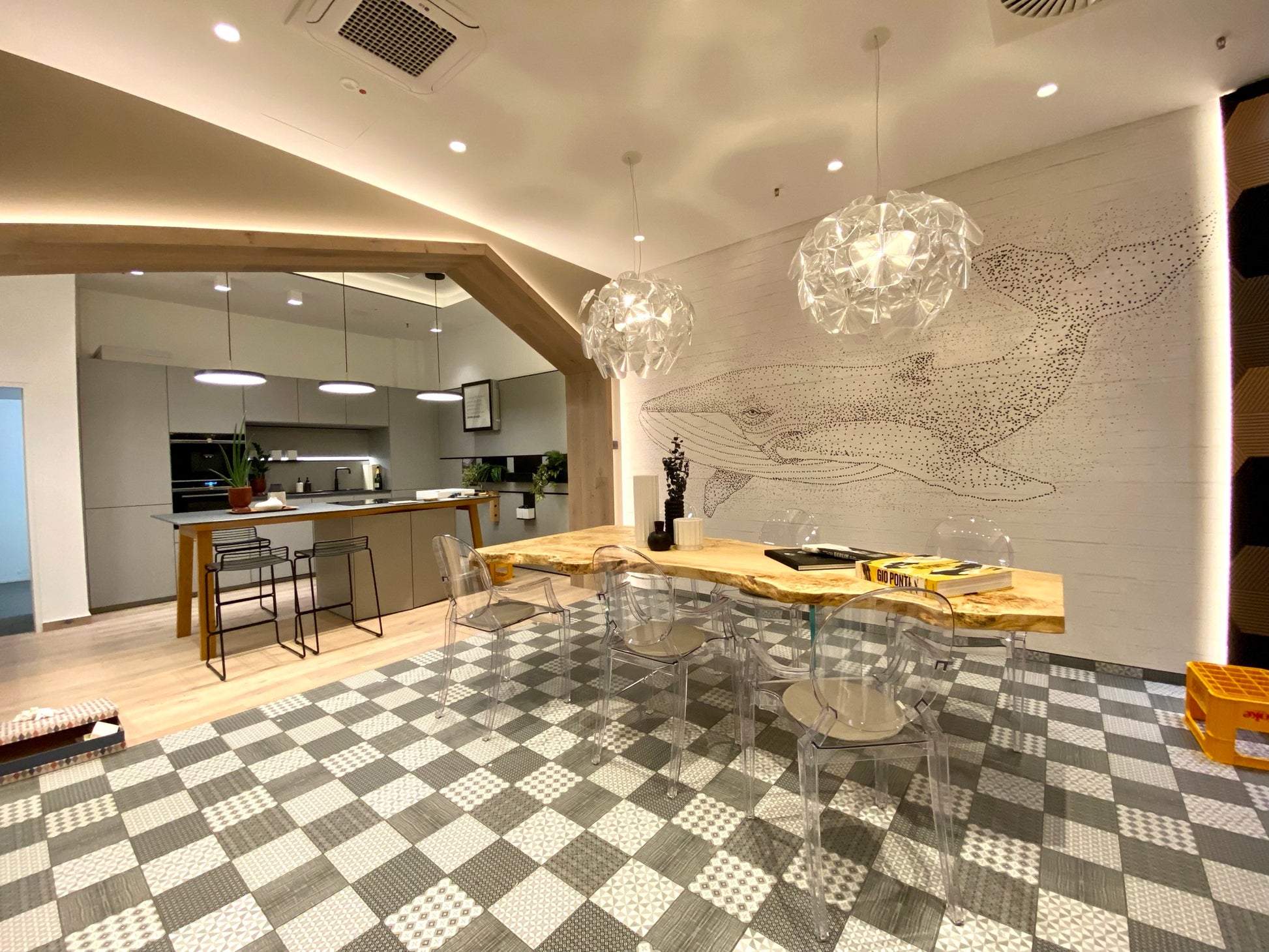 Massivholztisch Holzwerk Hamburg Tischgestell aus Glas in Wangenform