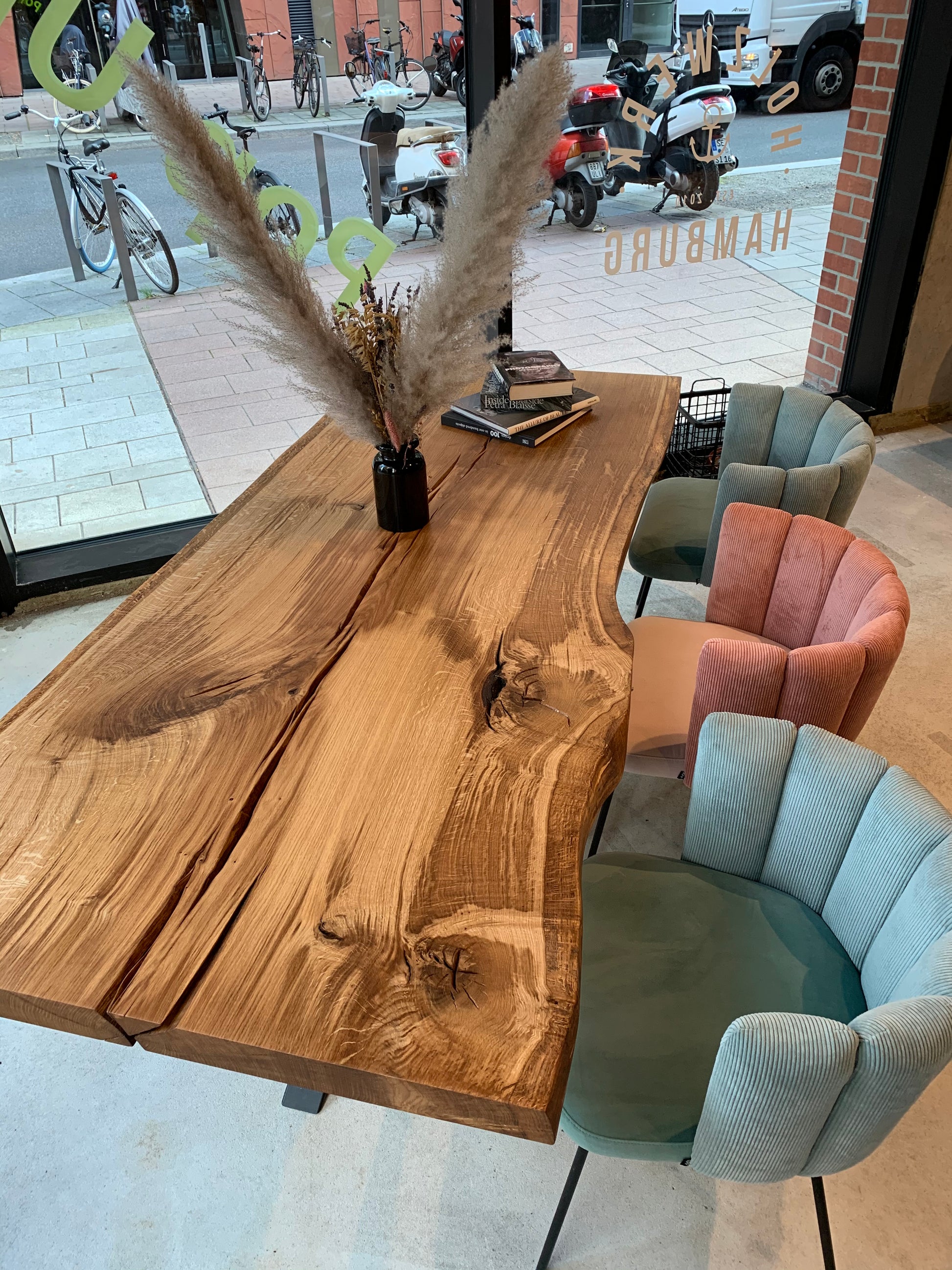 Monolith aus Eiche | Baumscheibentisch | Holzwerk Hamburg