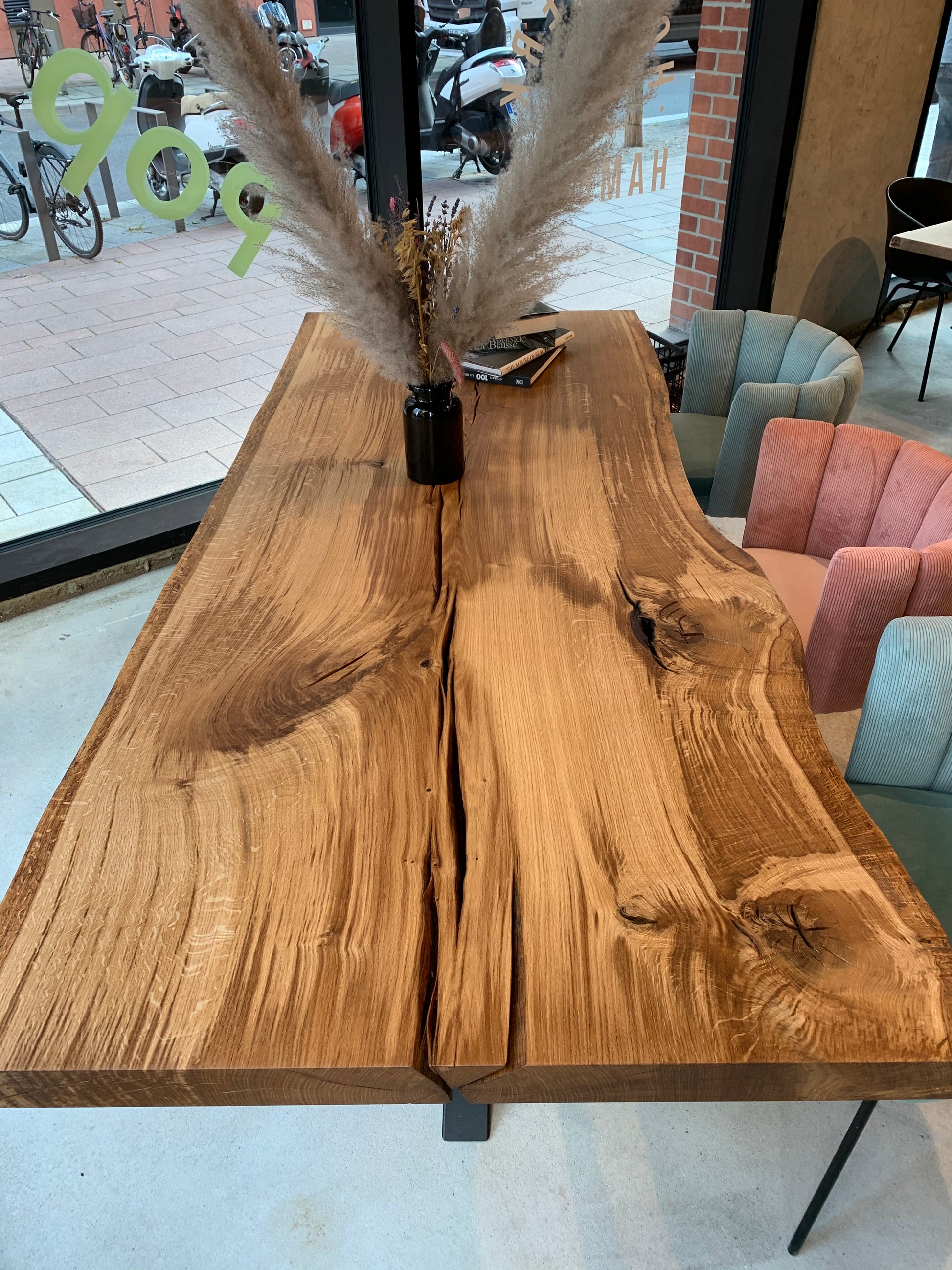Monolith aus Eiche | Baumscheibentisch | Holzwerk Hamburg