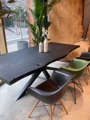 Esstisch Eiche geköhlt | Holzwerk Hamburg