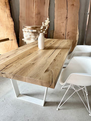 Heller rustikaler Massivholztisch Esstisch Eichenholz Altholz auf Maß