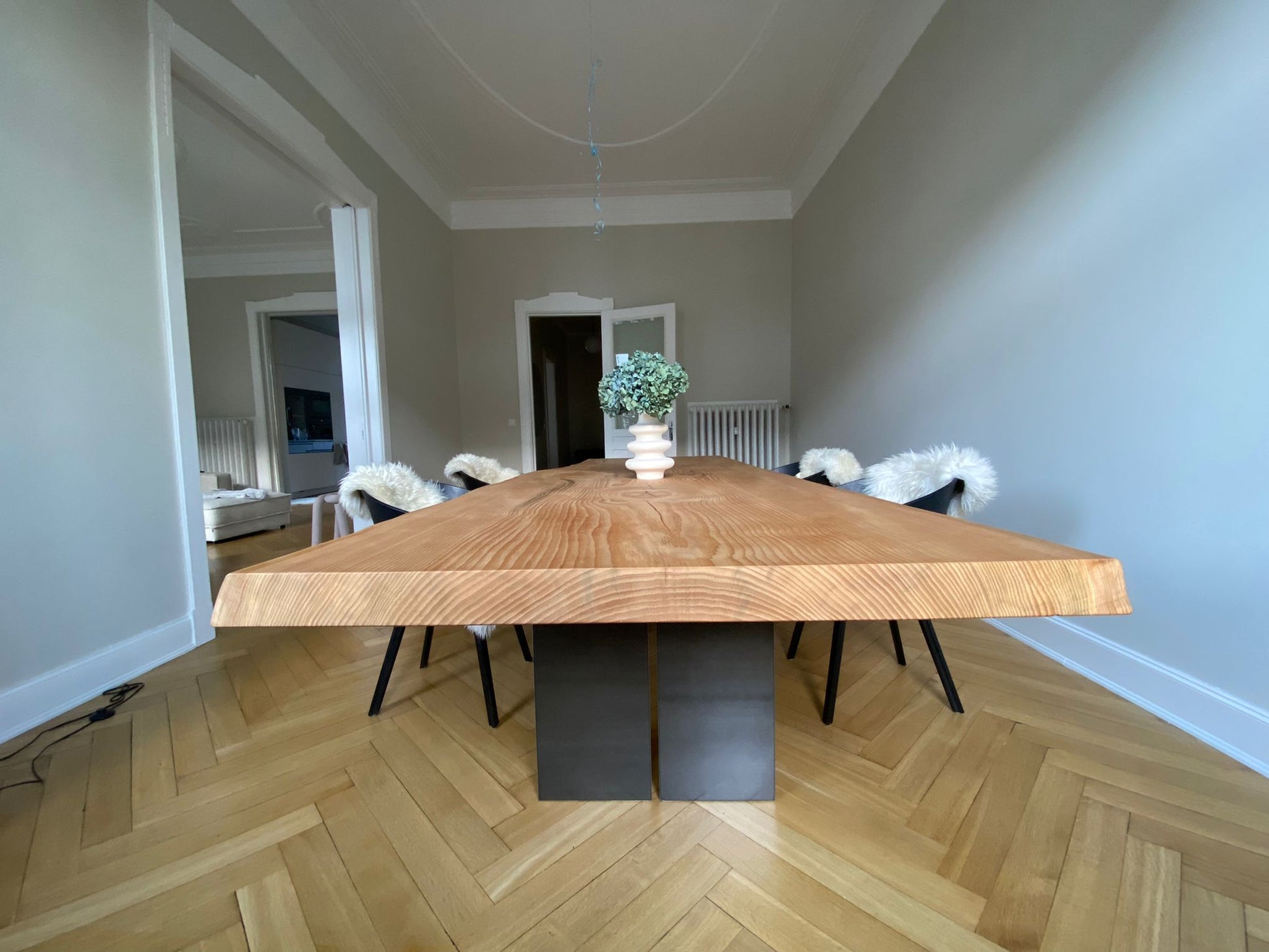 Massivholztisch aus einem Stück | Holzwerk Hamburg