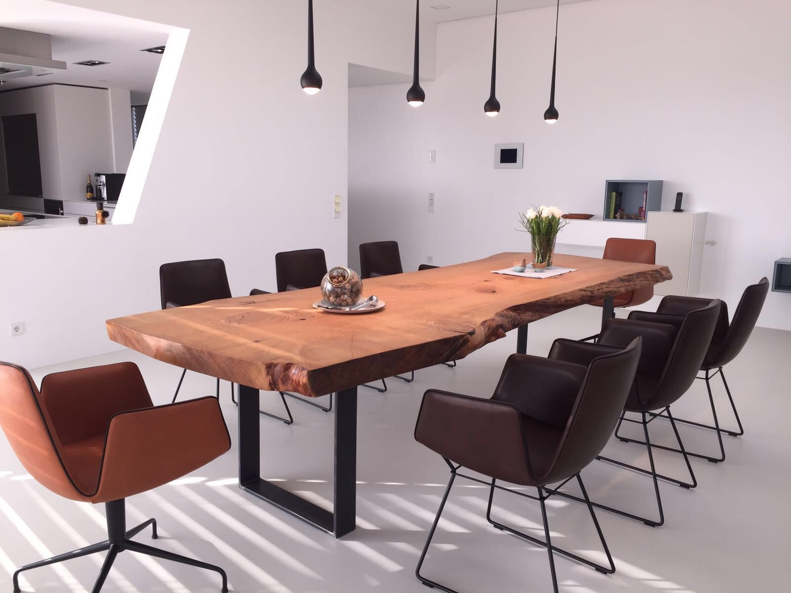 Baumtisch aus einem Stück Zeder | Holzwerk Hamburg