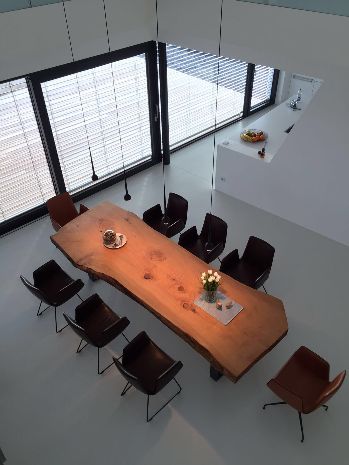 Baumtisch aus einem Stück Zeder | Holzwerk Hamburg