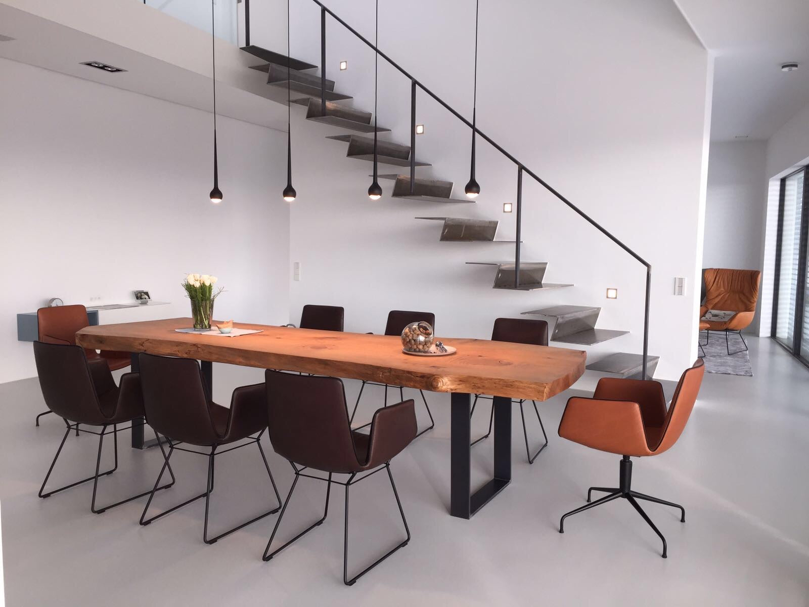 Baumtisch aus einem Stück Zeder | Holzwerk Hamburg