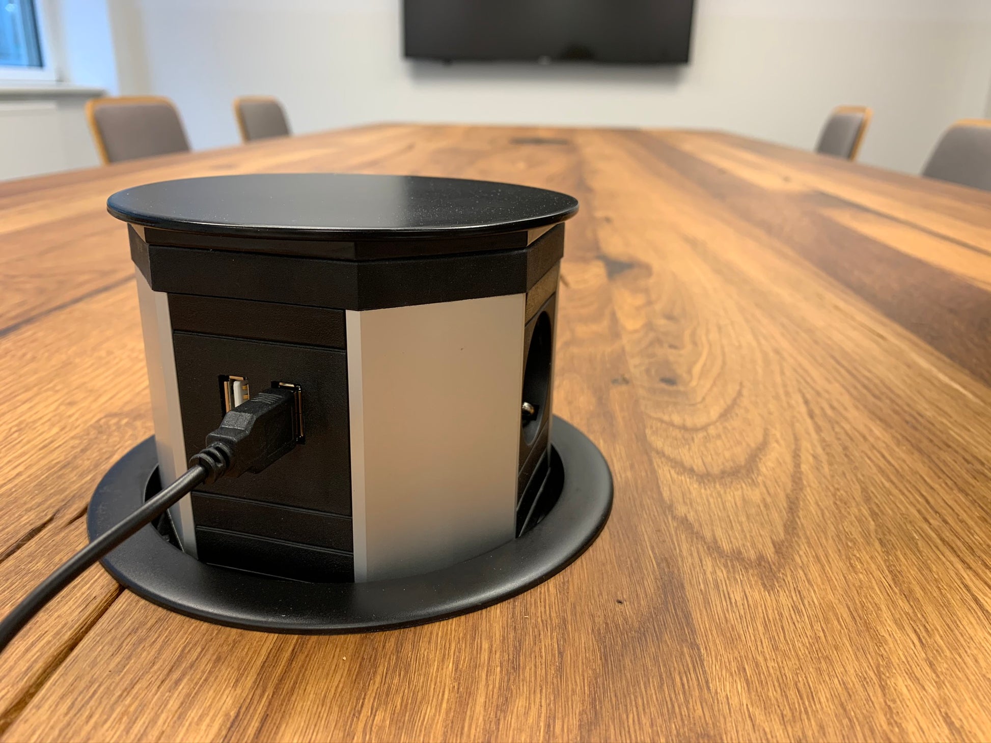 Massiver Konferenztisch aus Hamburg in Eiche Altholz