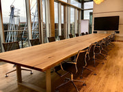 Großer Konferenztisch Eiche - Konferenztisch Natürliche Baumkante - Tischgestell aus Stahl pulverbeschichtet