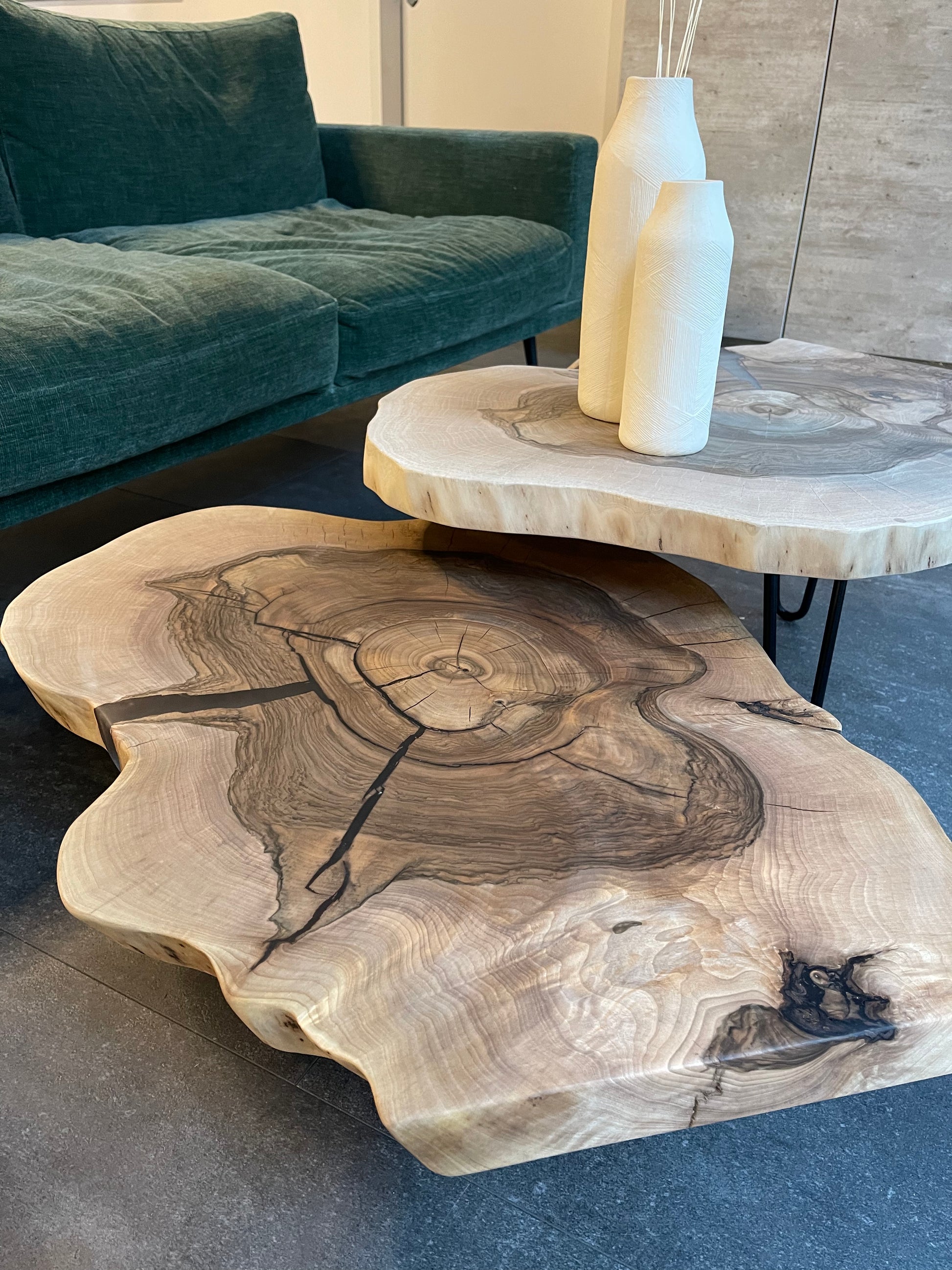 Baumscheibentisch | Beistelltisch aus einem Stück Holz | Holzwerk Hamburg