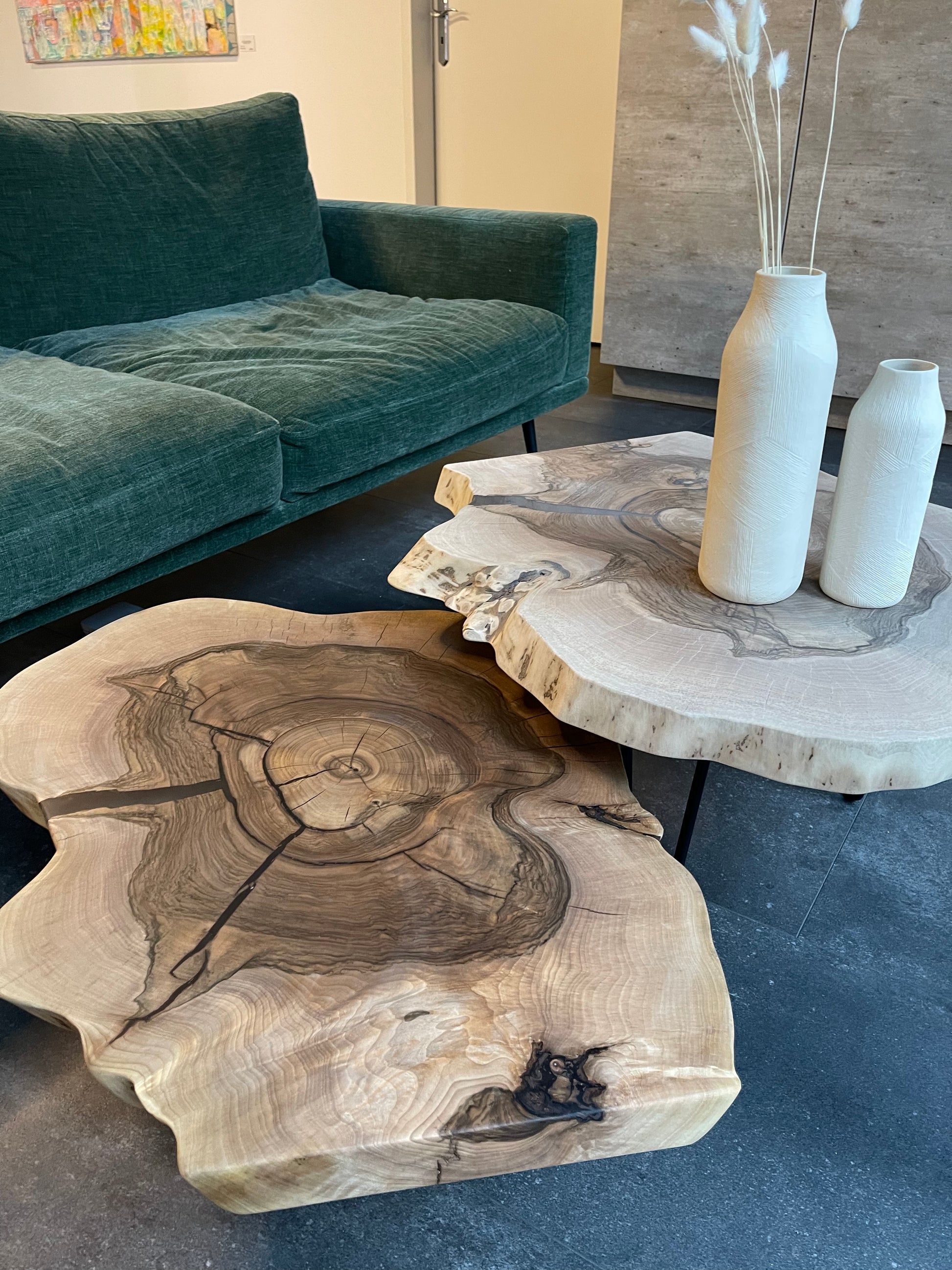 Baumscheibentisch | Beistelltisch aus einem Stück Holz | Holzwerk Hamburg