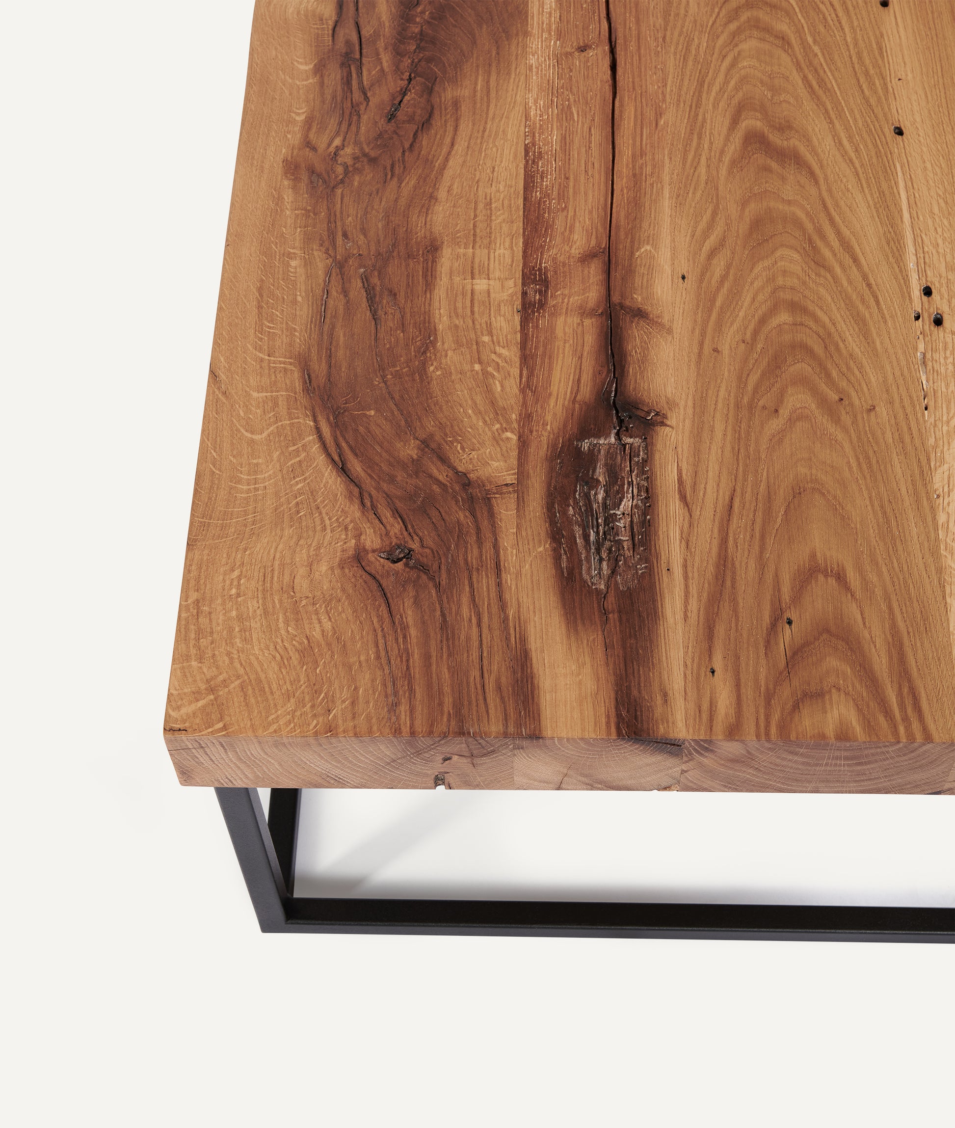 Rustikaler Couchtisch | Beistelltisch Eiche Altholz | Holzwerk Hamburg