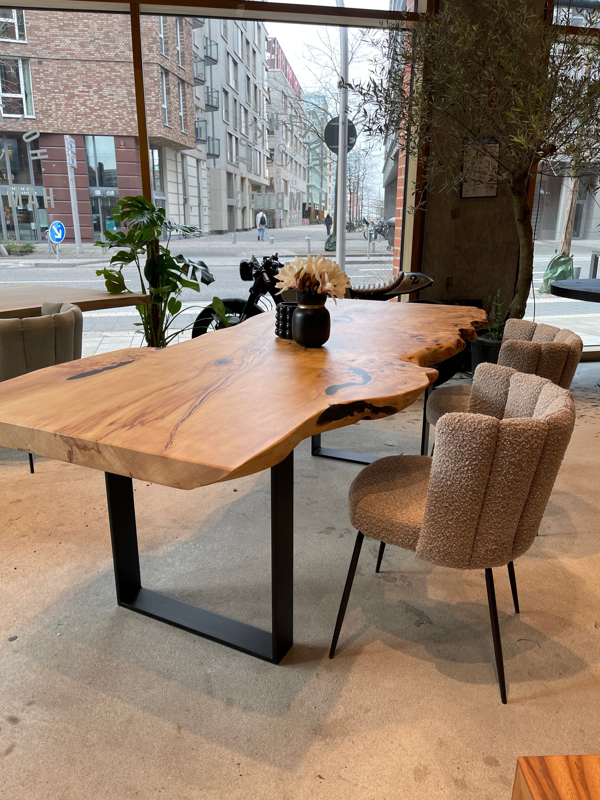 Holztisch Unikat aus einem Stück Modell München | Holzwerk Hamburg 