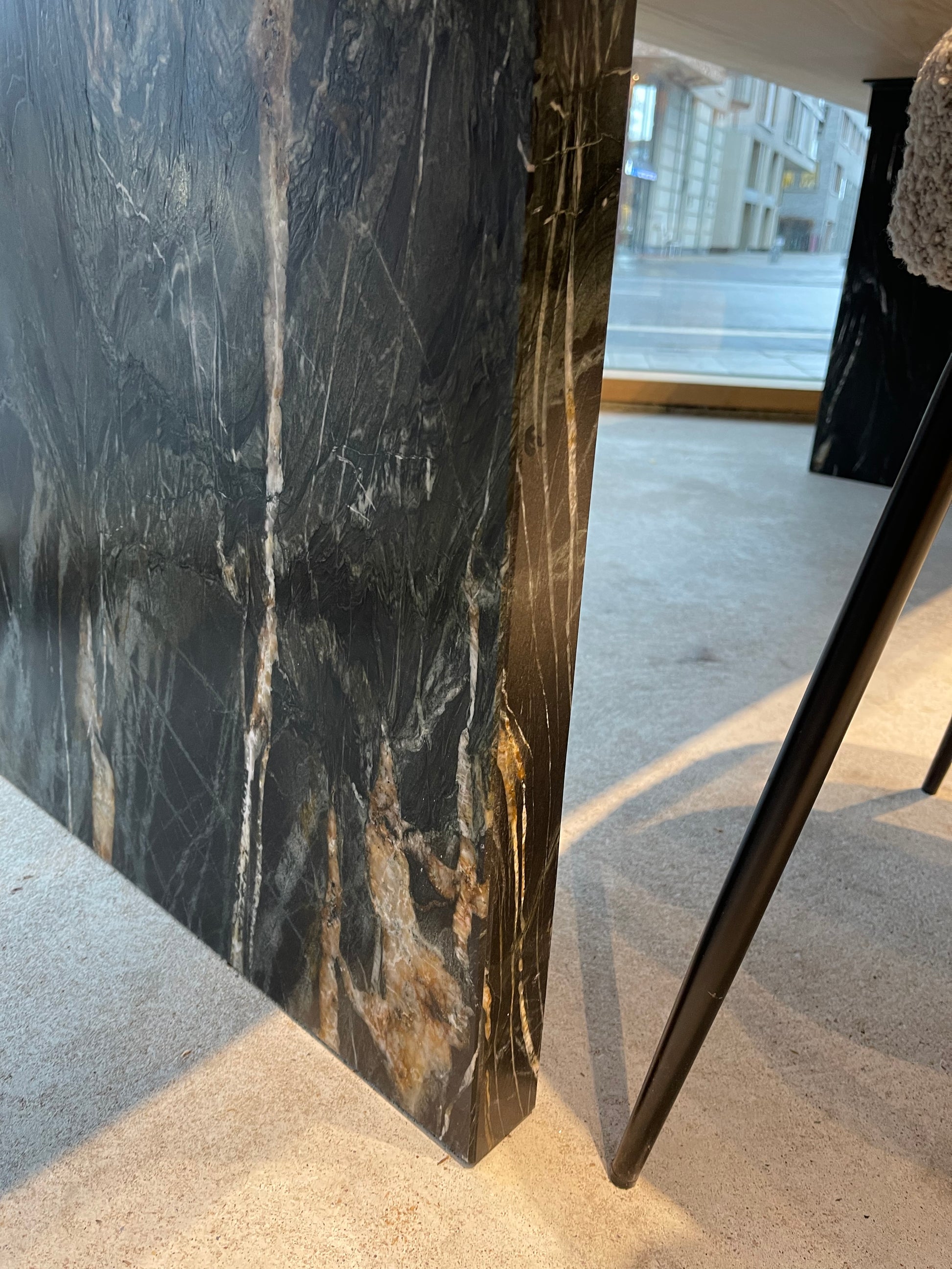 Designtisch Tisch Mamor Massivholztisch nach Maß