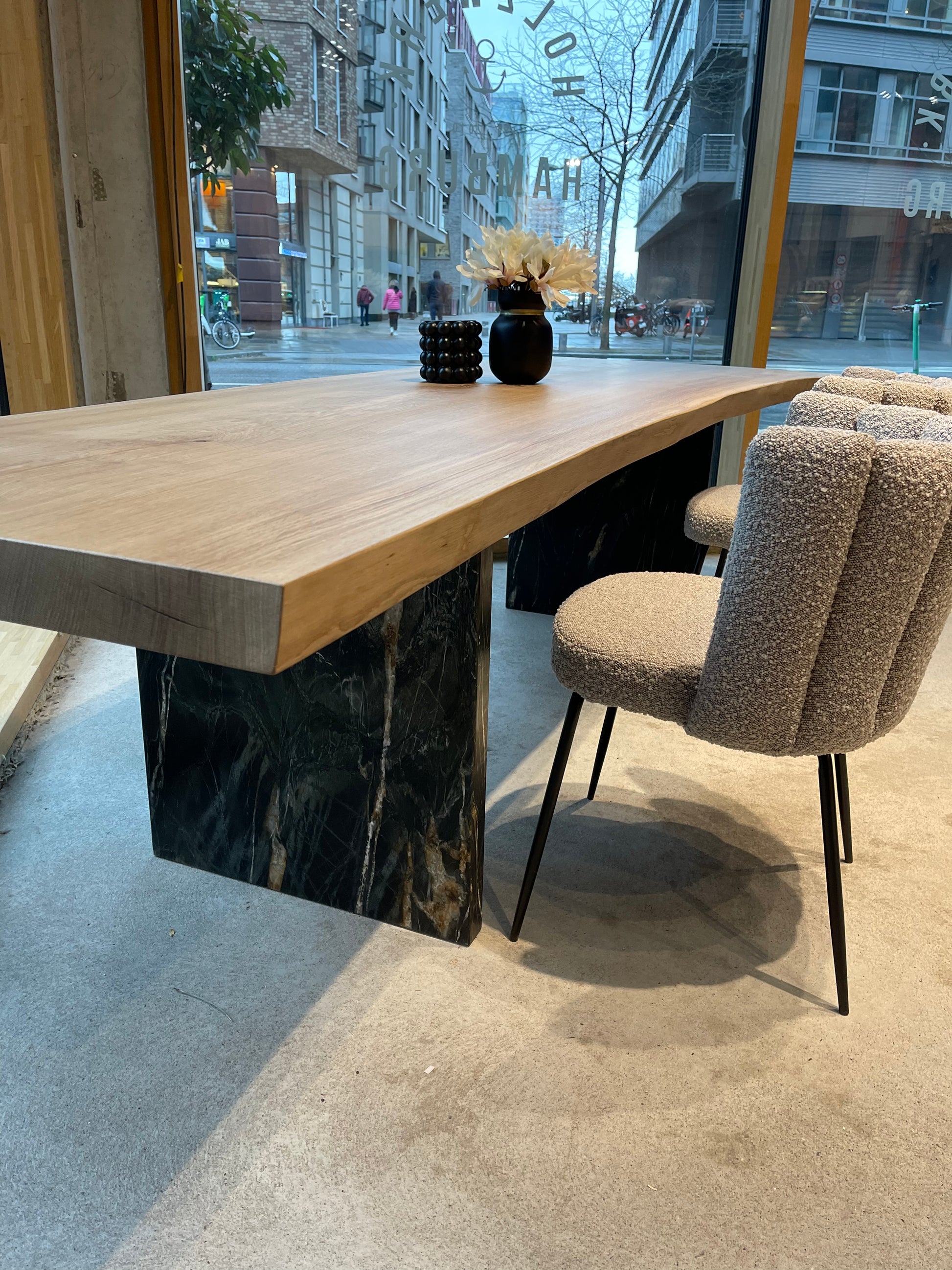 Designtisch Tisch Mamor Massivholztisch nach Maß