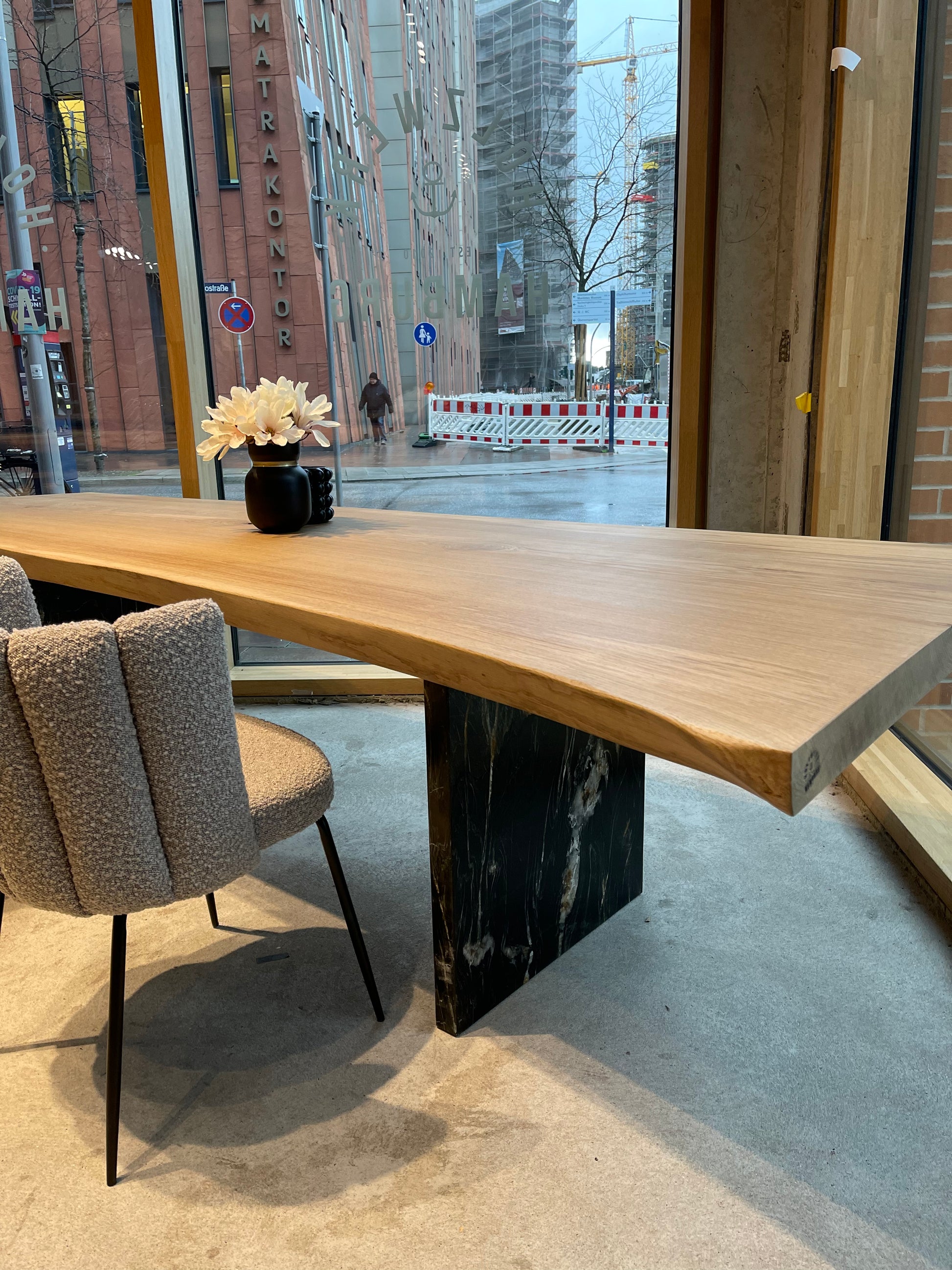 Designtisch Tisch Mamor Massivholztisch nach Maß